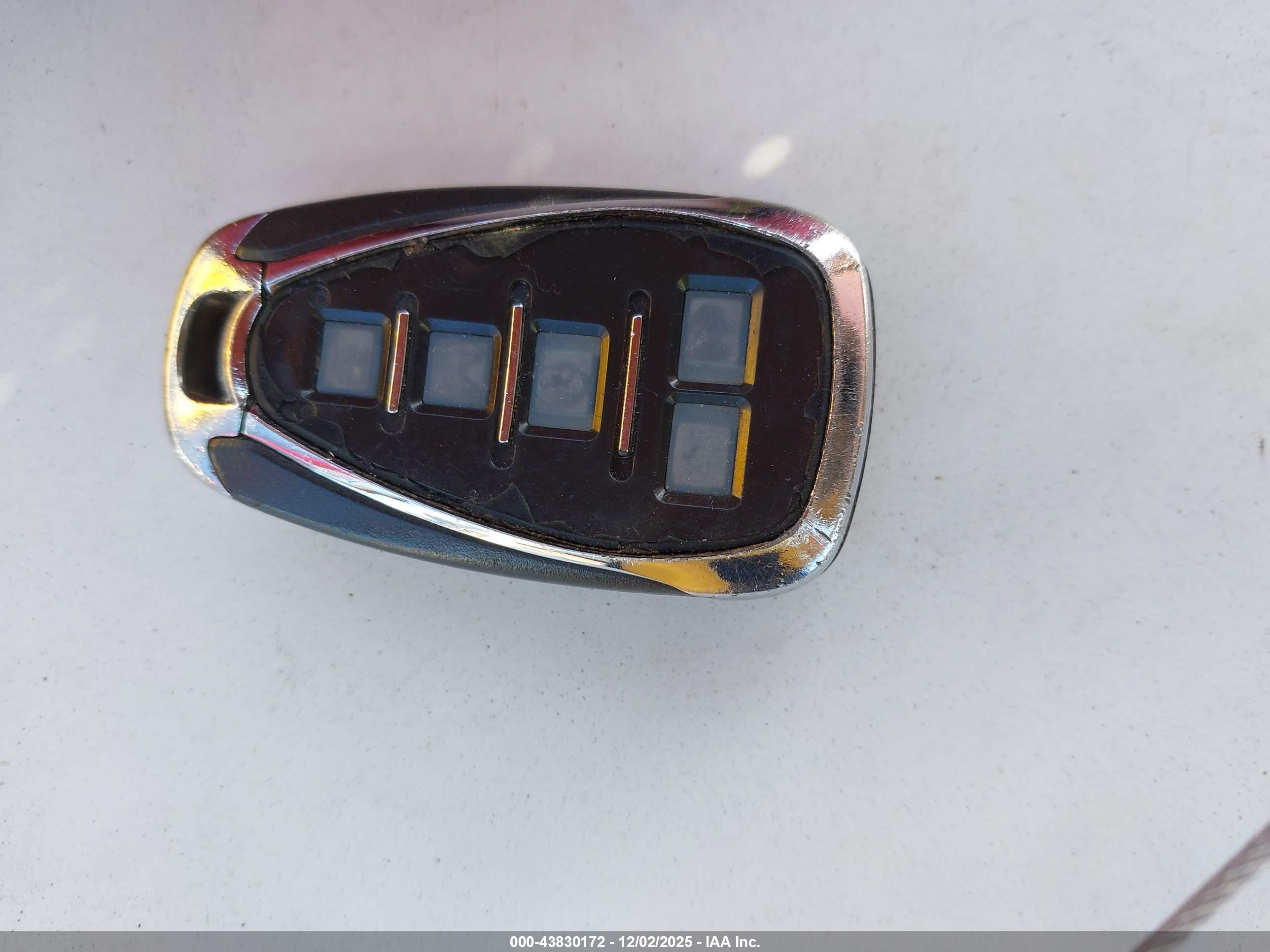 CHEVROLET TRAVERSE image 11