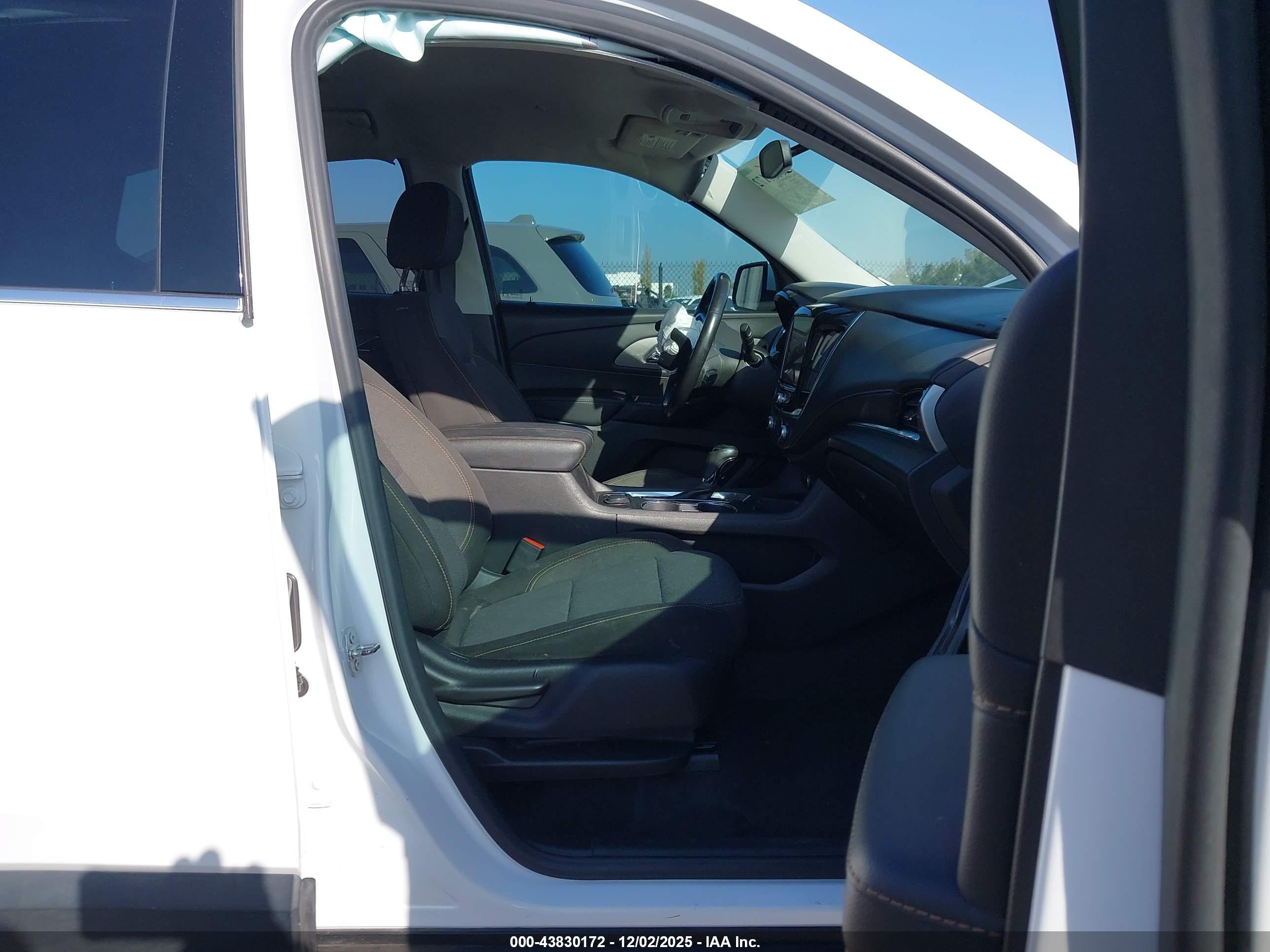 CHEVROLET TRAVERSE image 5