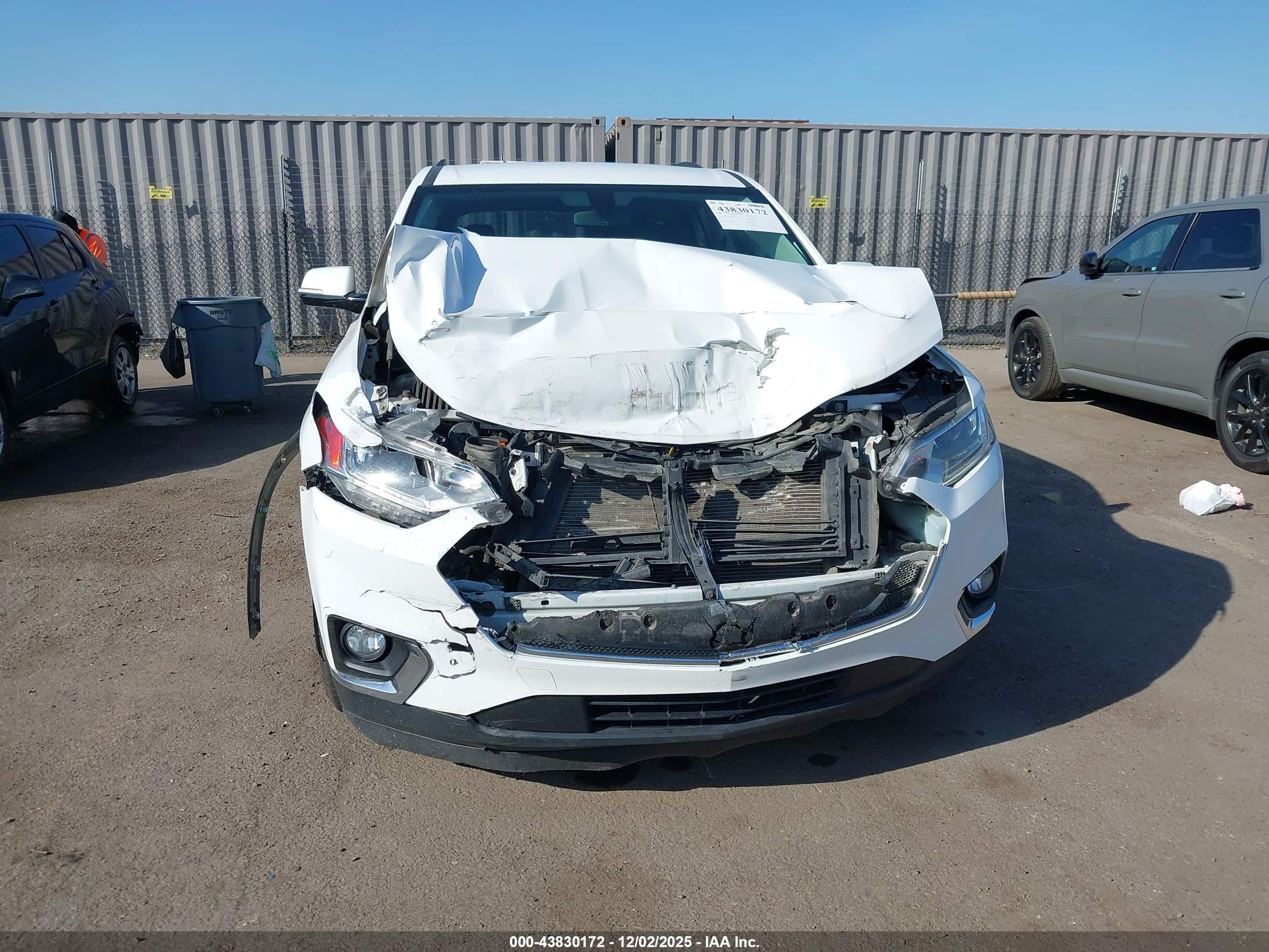 CHEVROLET TRAVERSE image 6