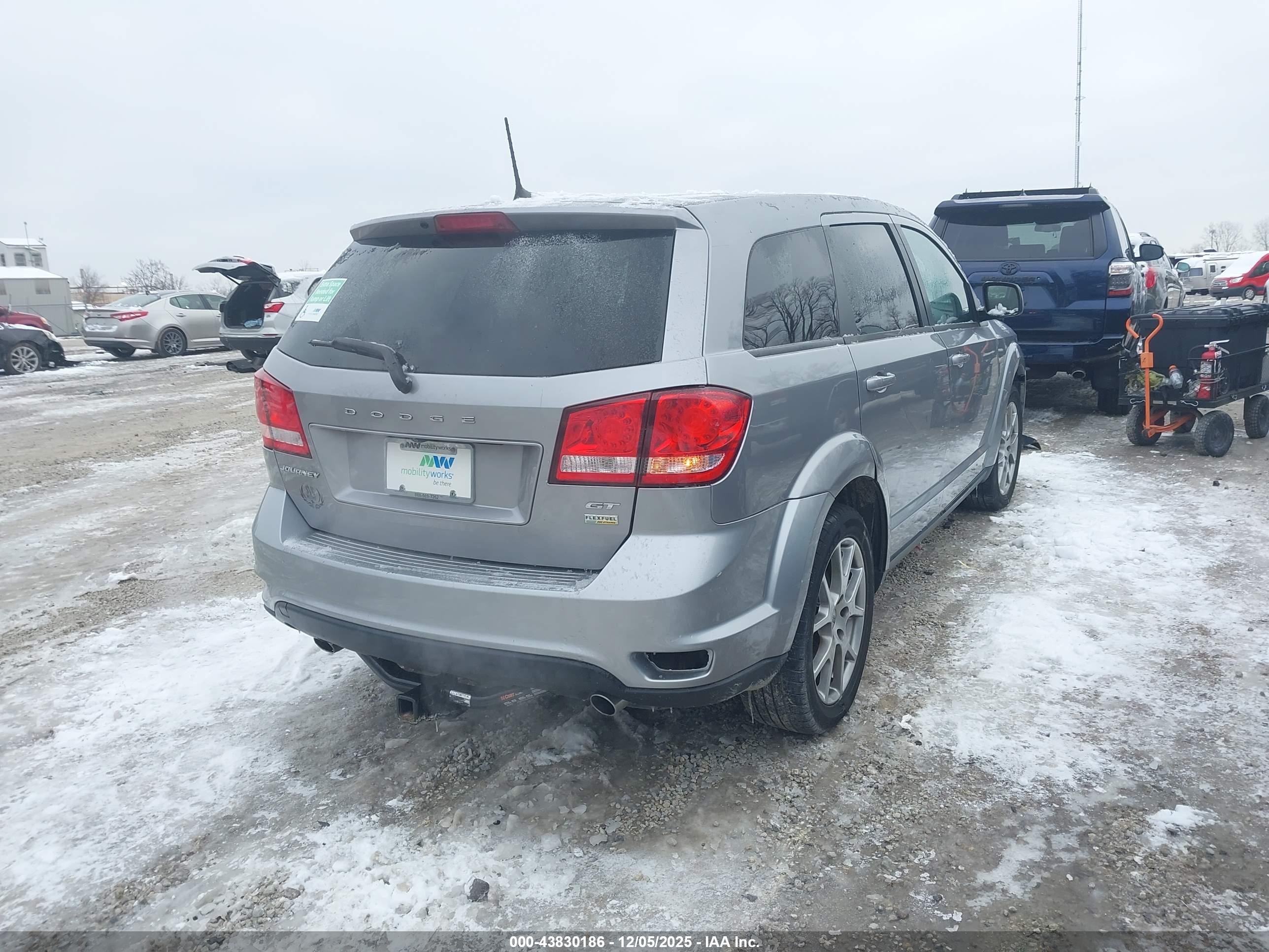 DODGE JOURNEY image 4