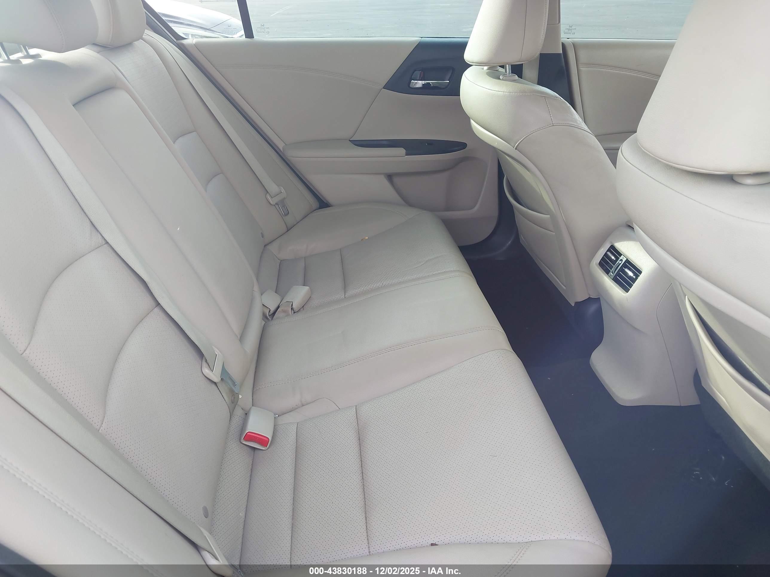 HONDA ACCORD image 8