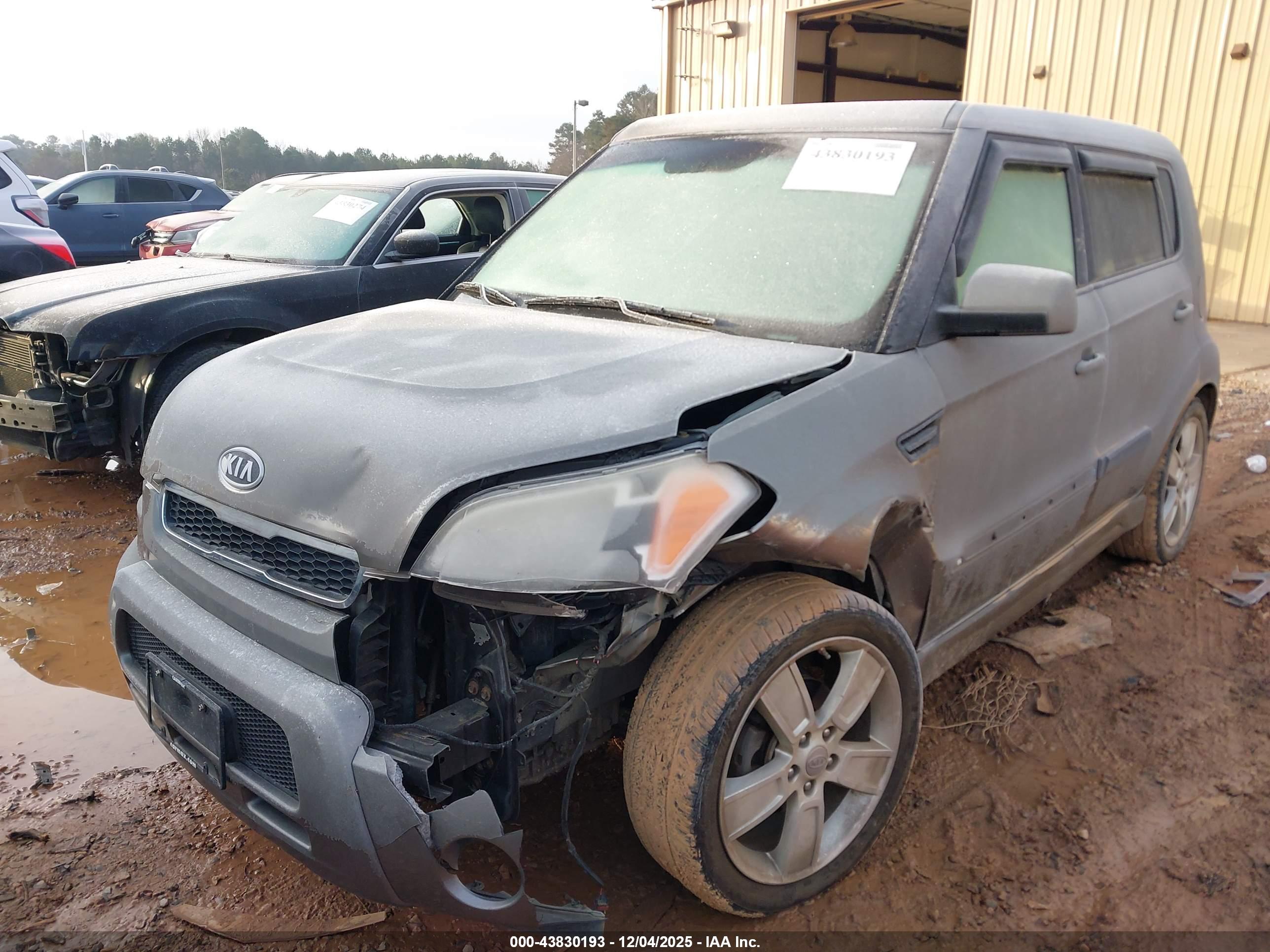 KIA SOUL image 2