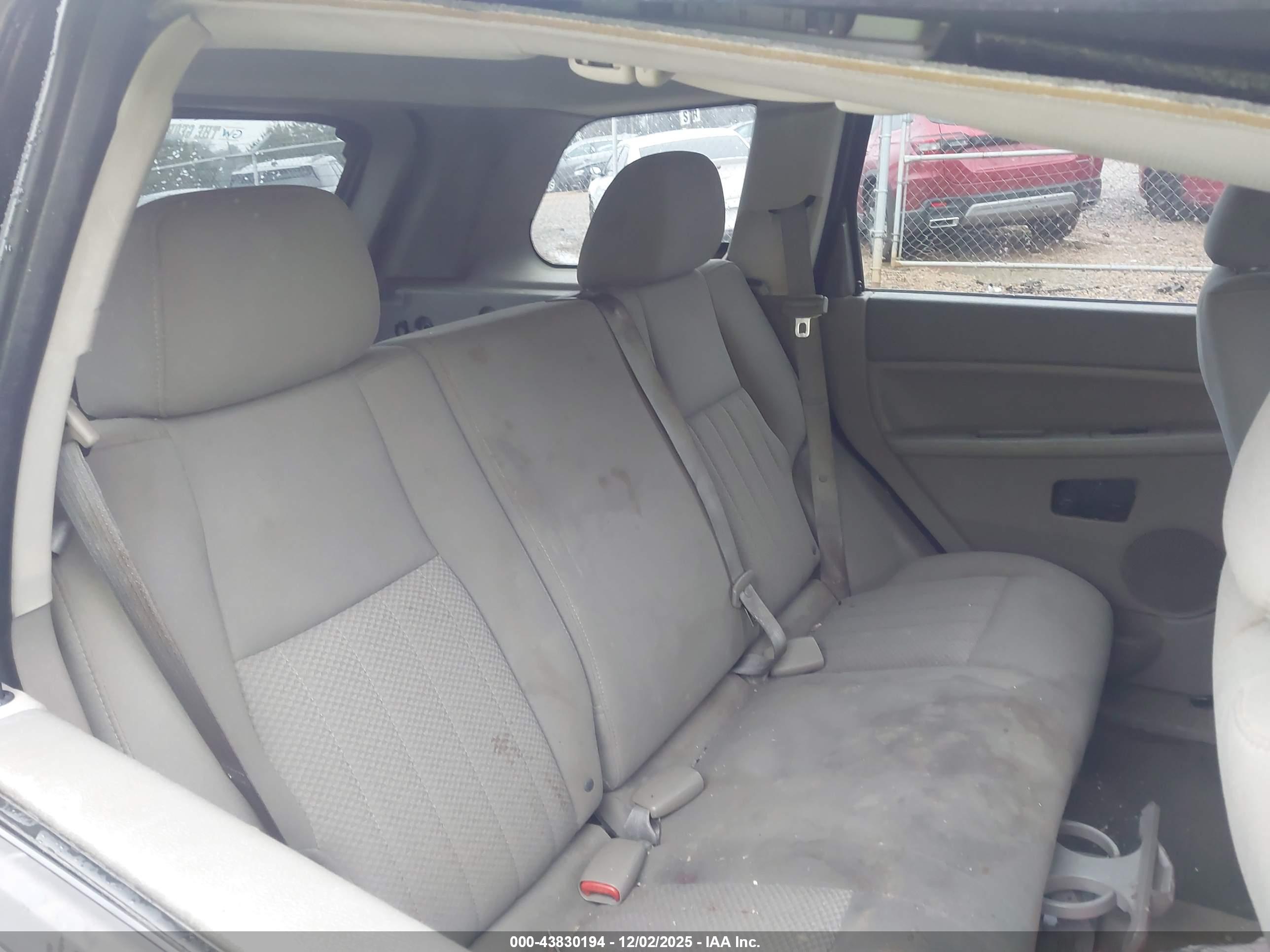 JEEP GRAND image 8