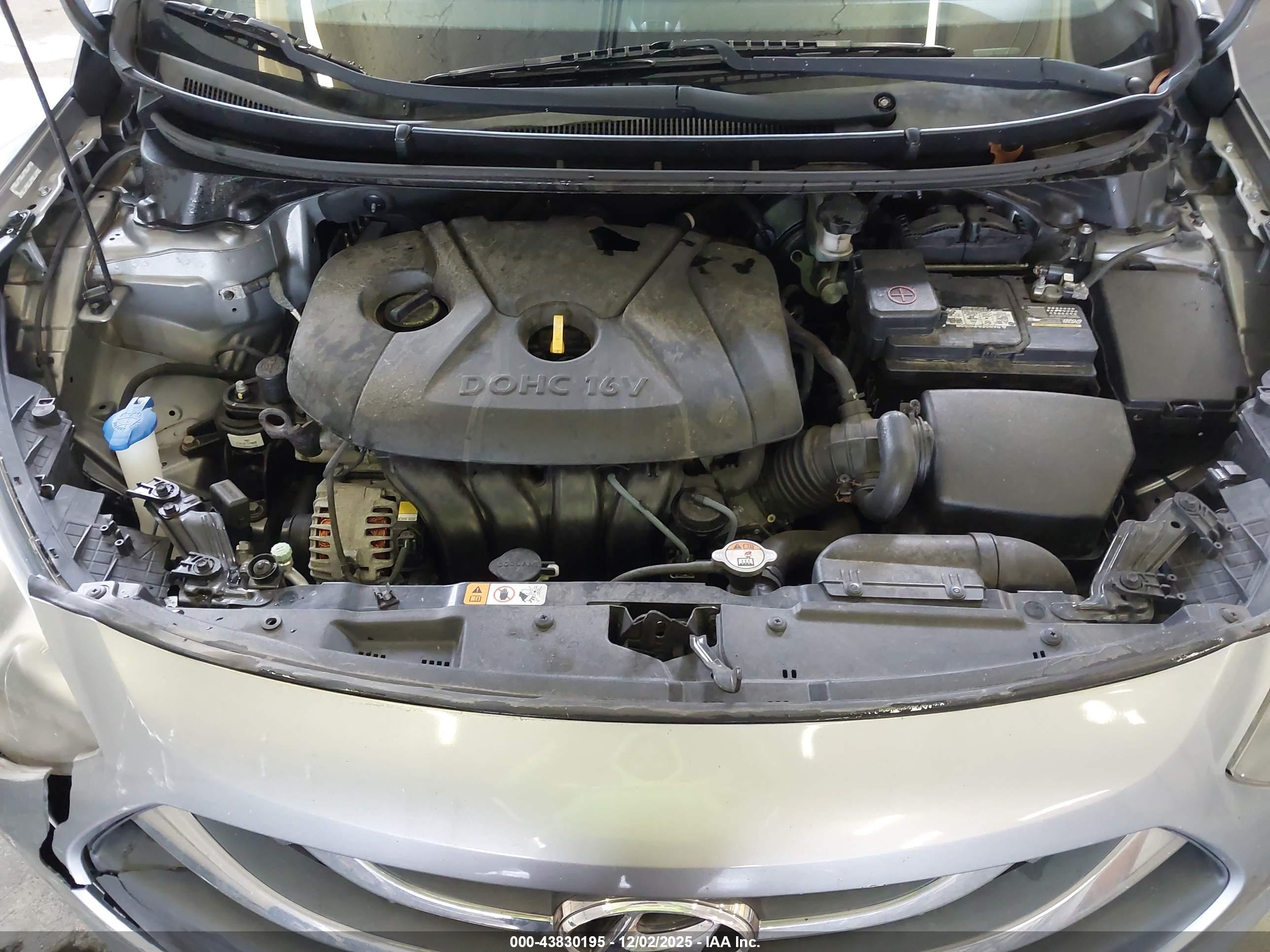 HYUNDAI ELANTRA image 10