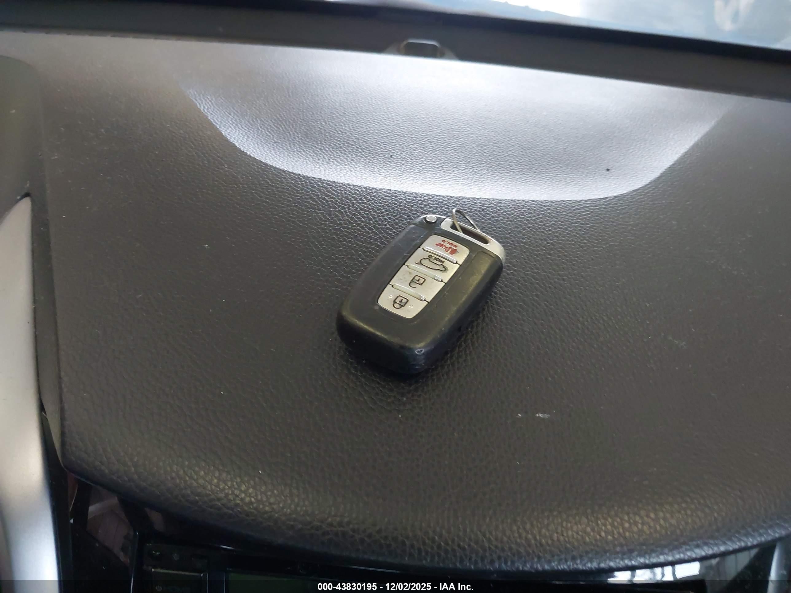 HYUNDAI ELANTRA image 11