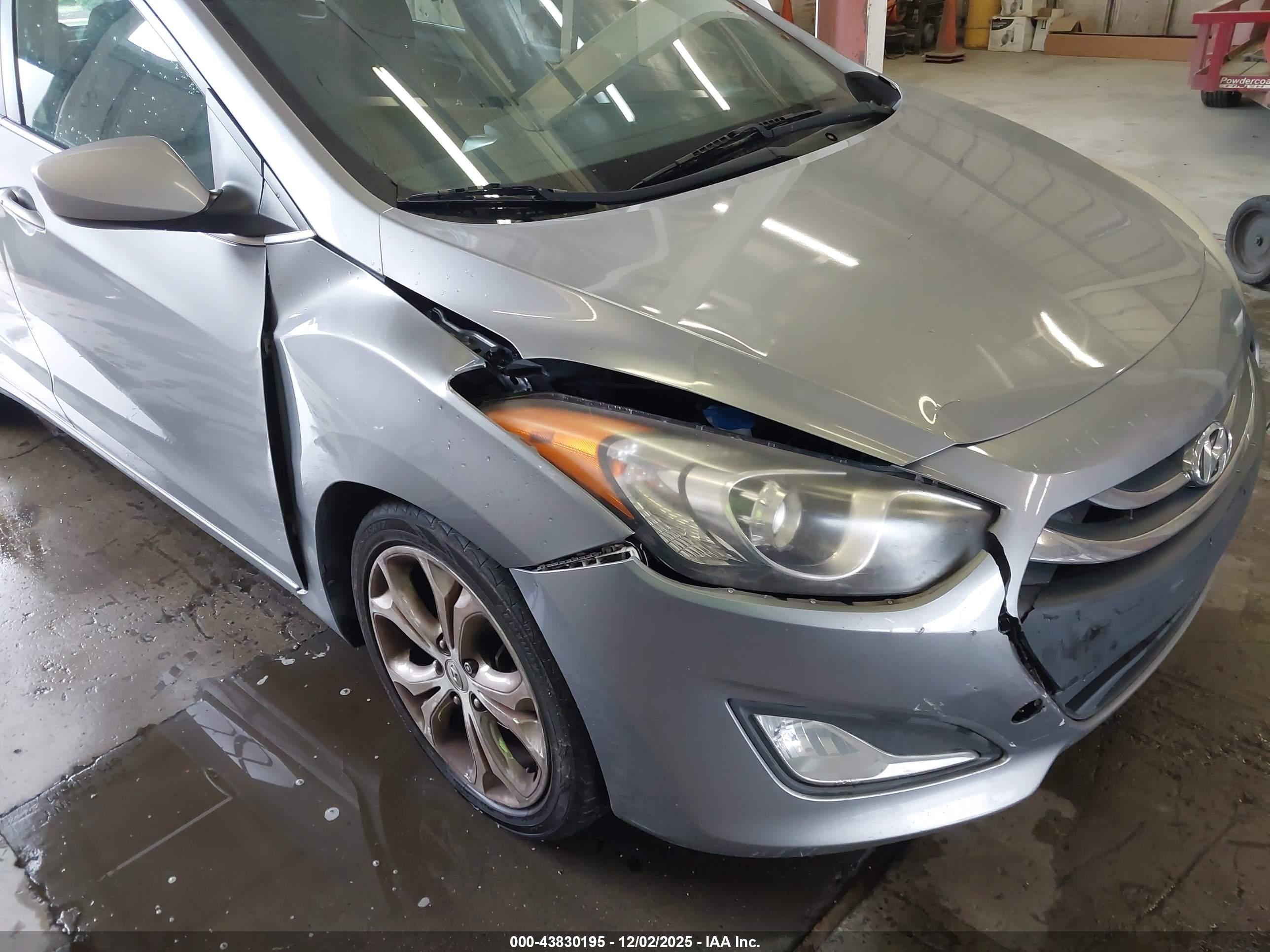 HYUNDAI ELANTRA image 6