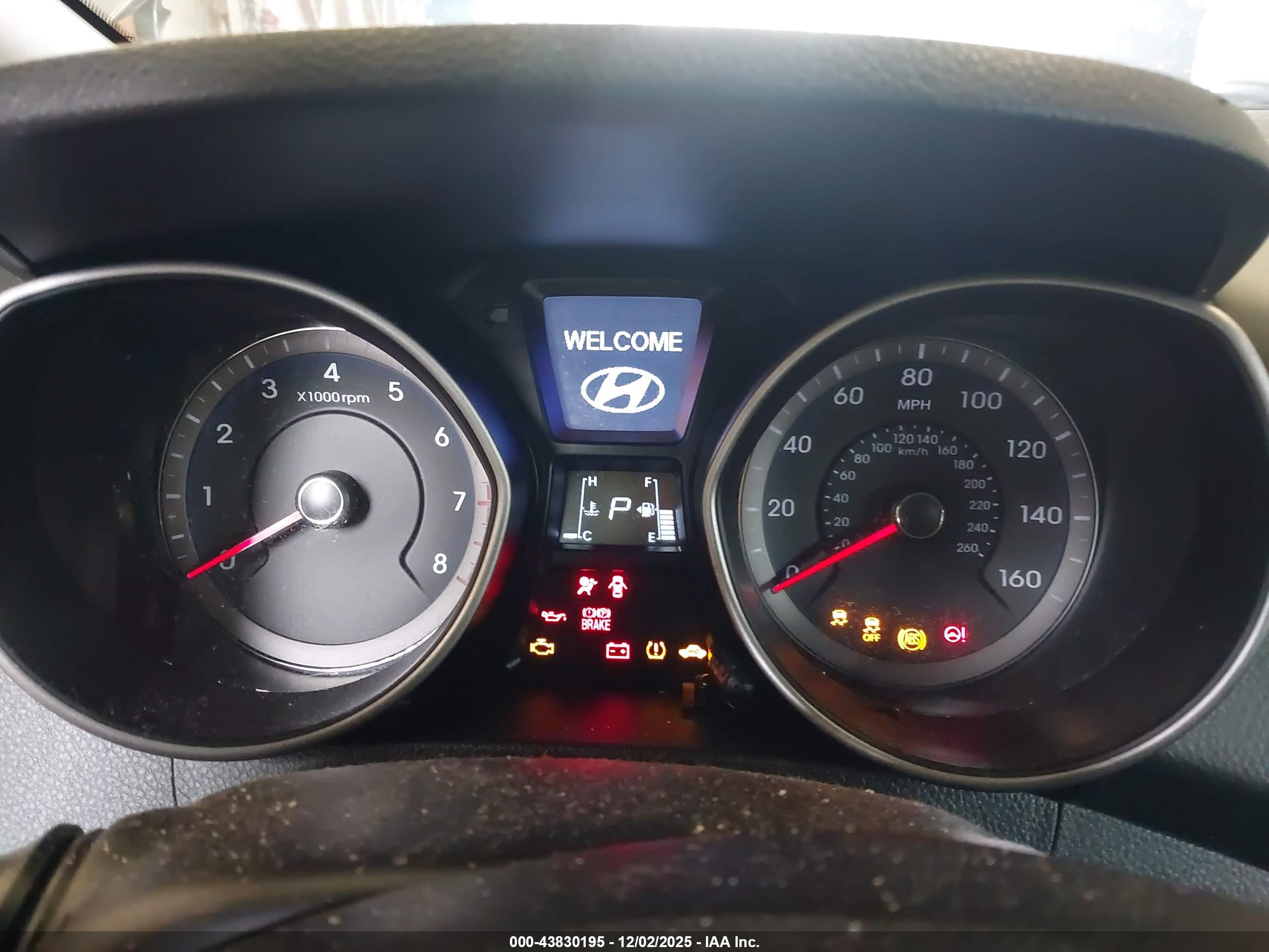 HYUNDAI ELANTRA image 7