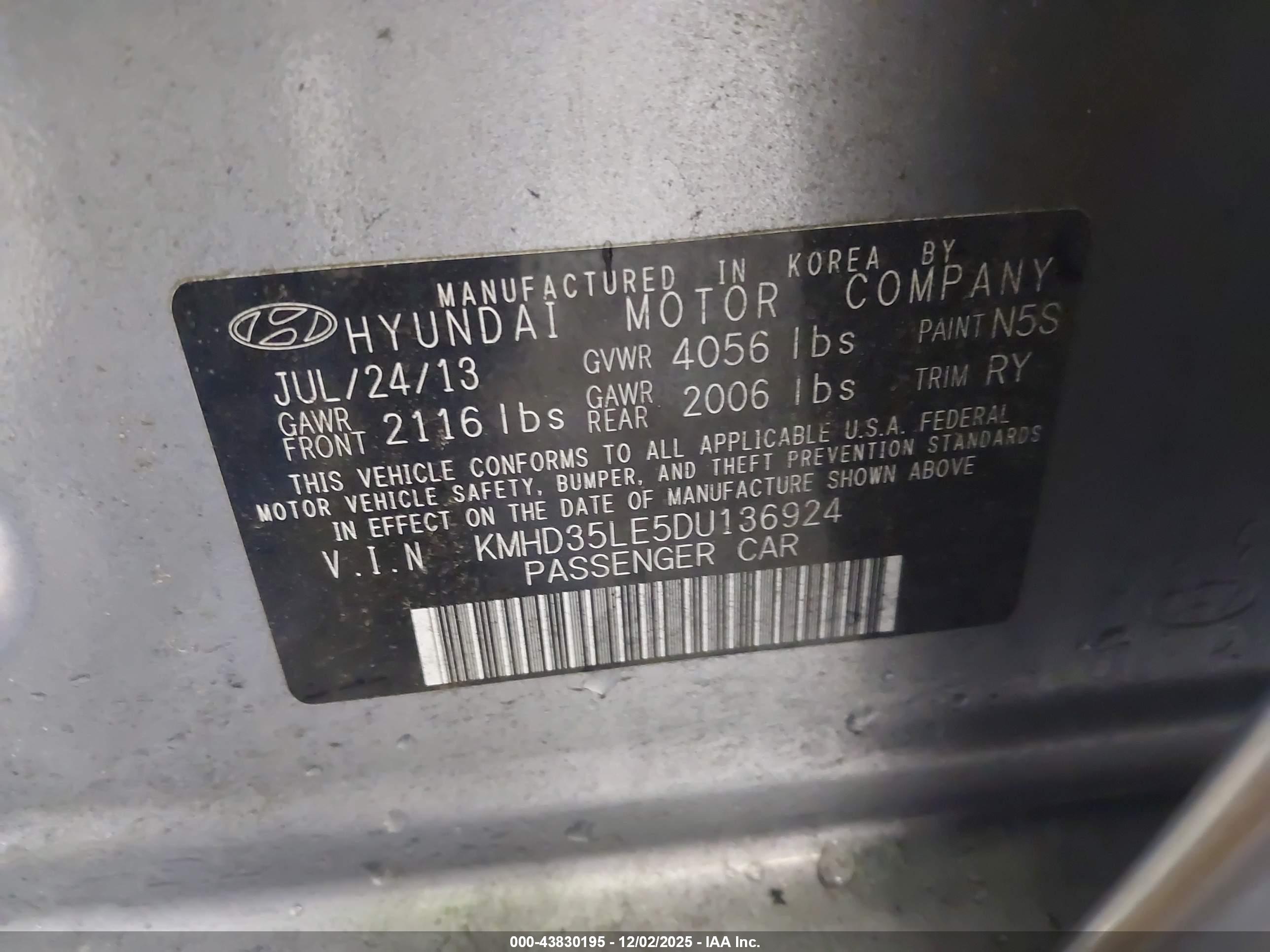 HYUNDAI ELANTRA image 9