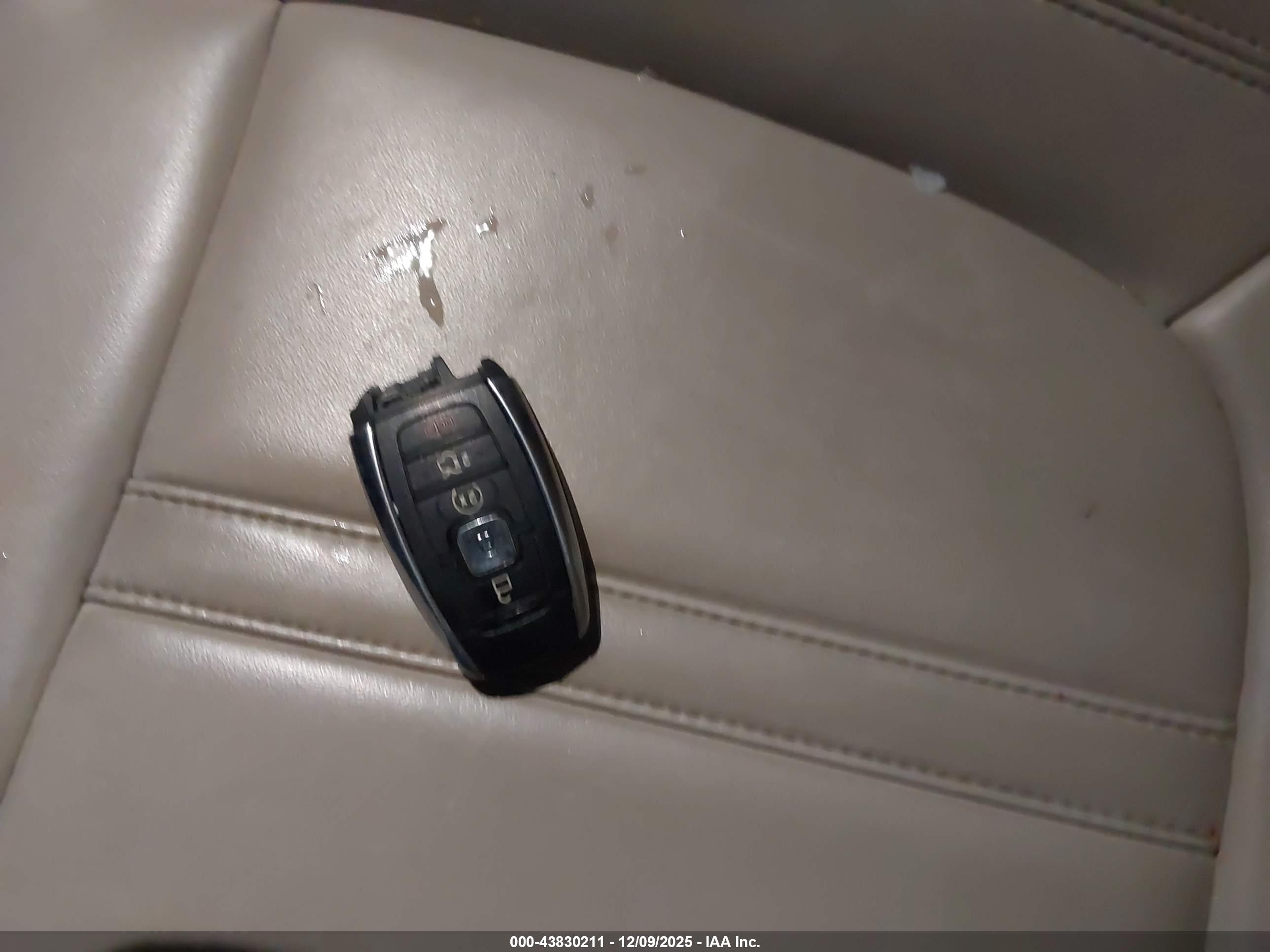 LINCOLN MKZ image 11