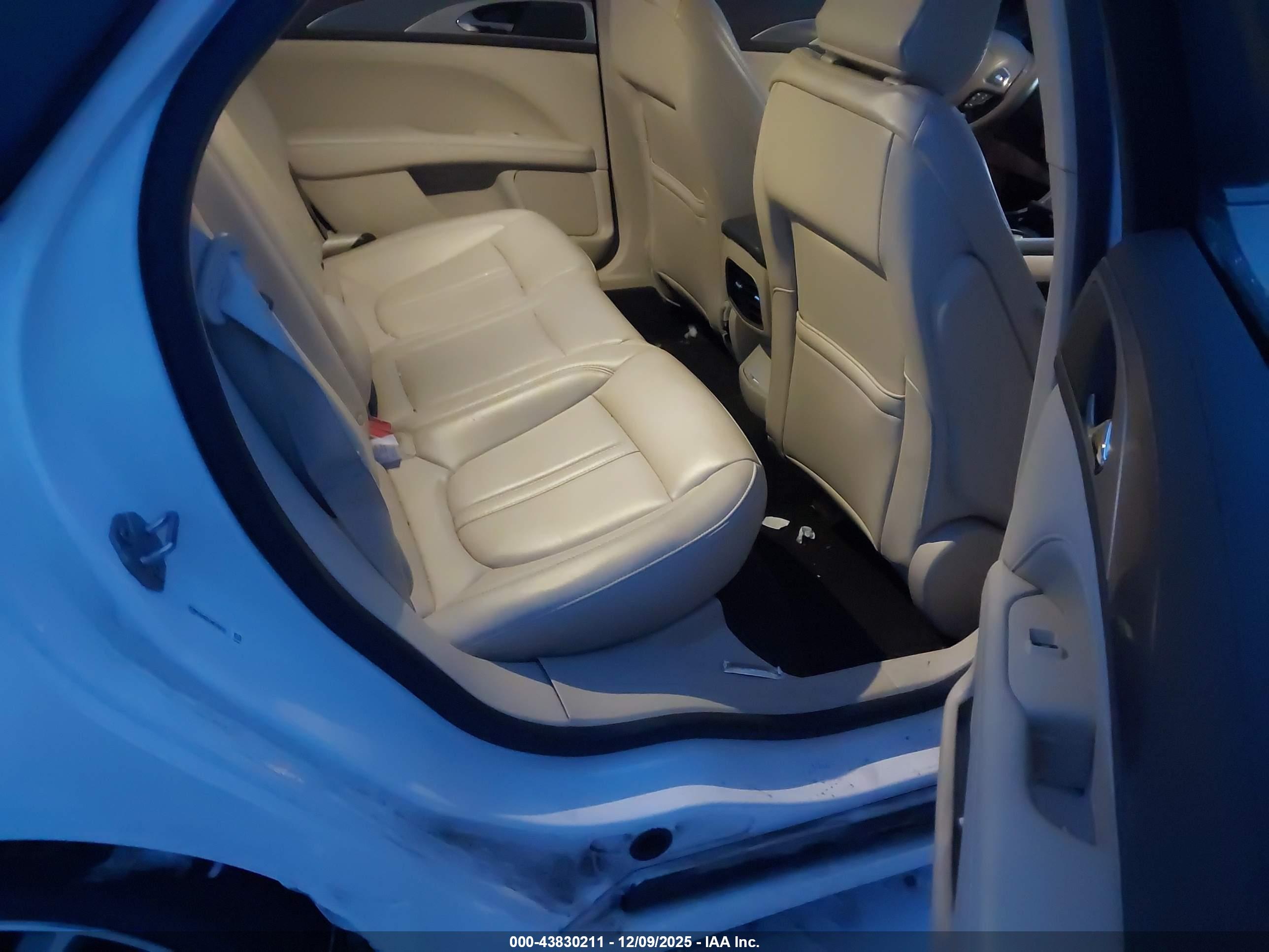 LINCOLN MKZ image 8