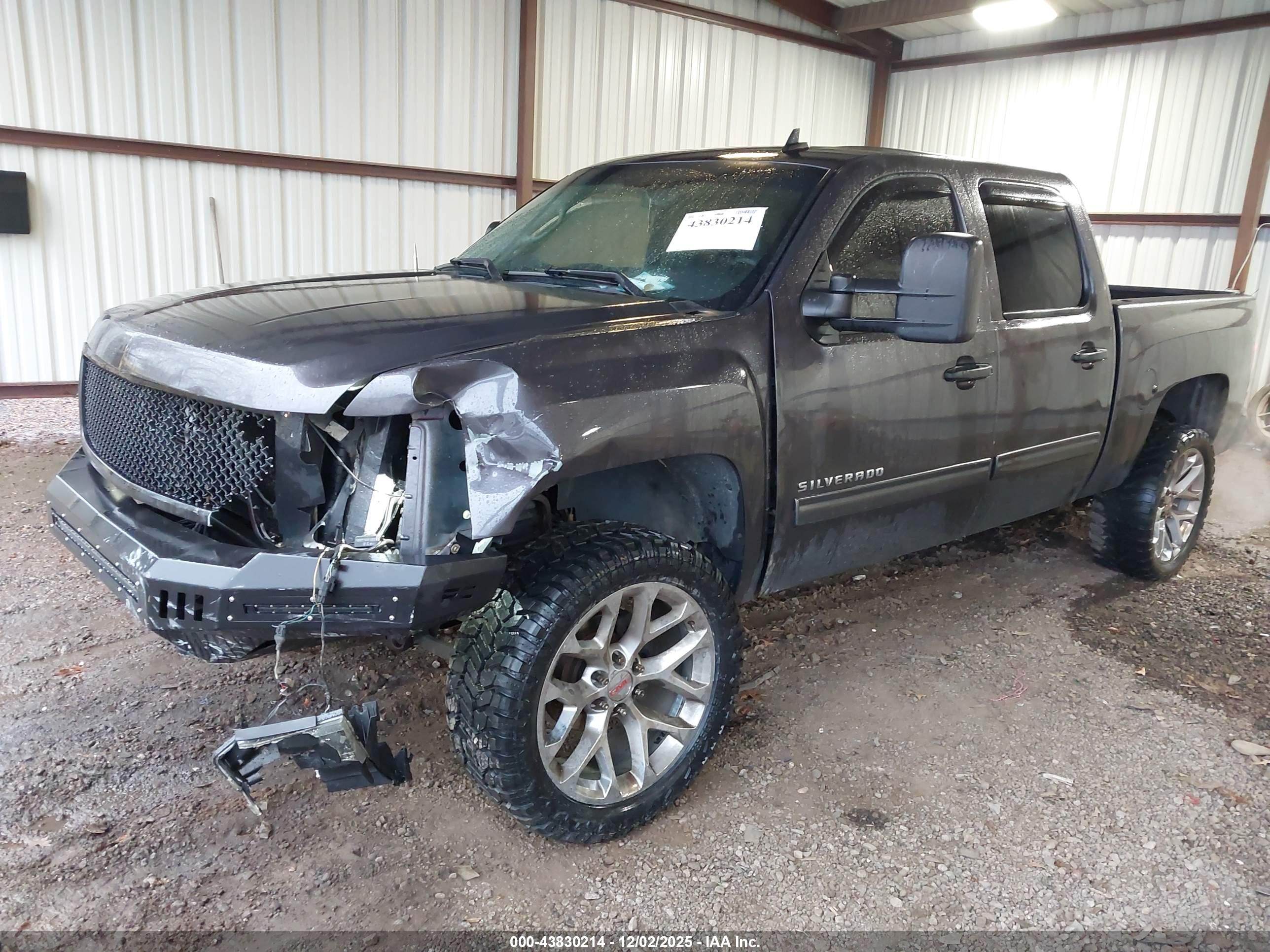 CHEVROLET SILVERADO image 2