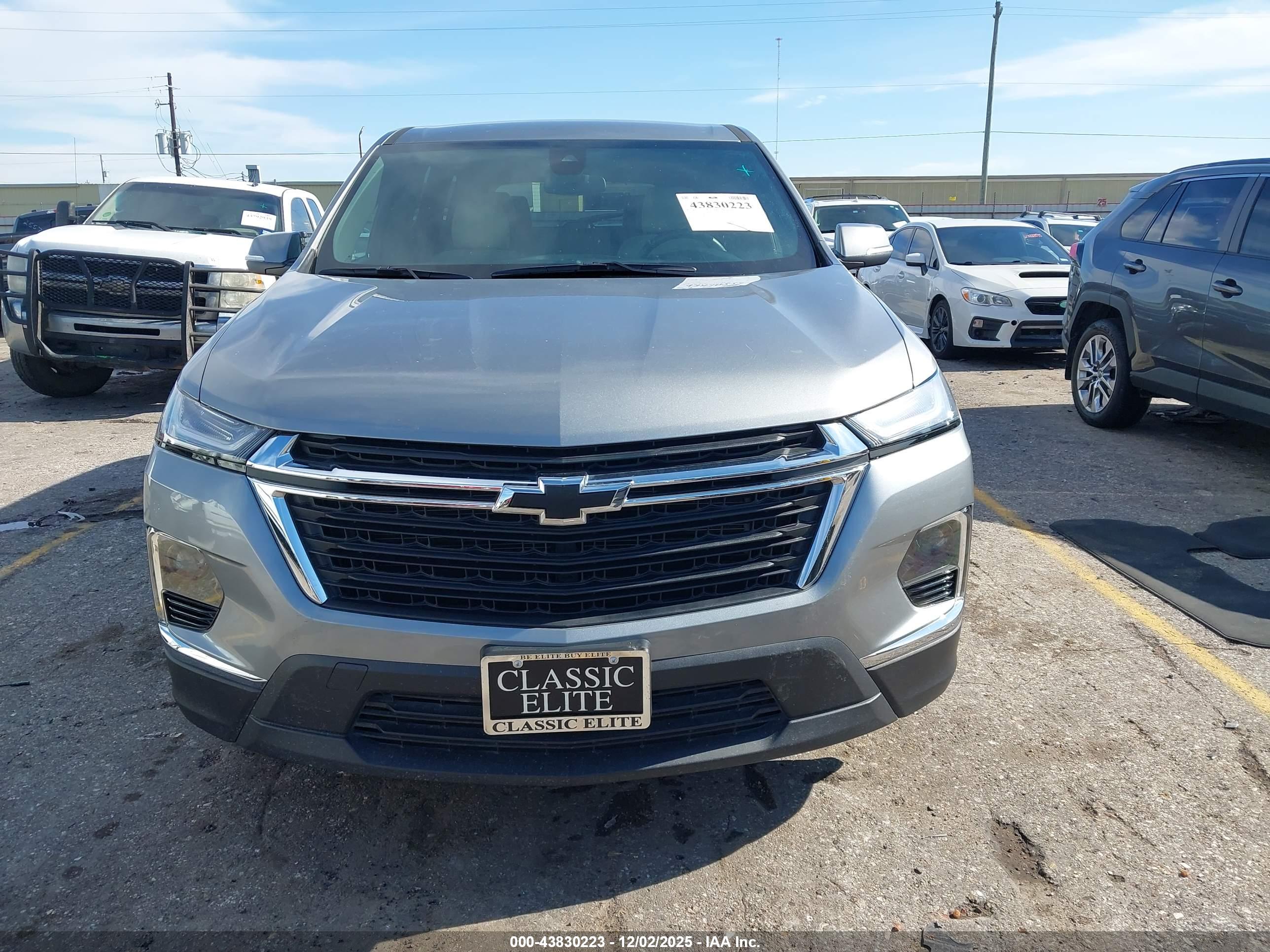 CHEVROLET TRAVERSE image 6