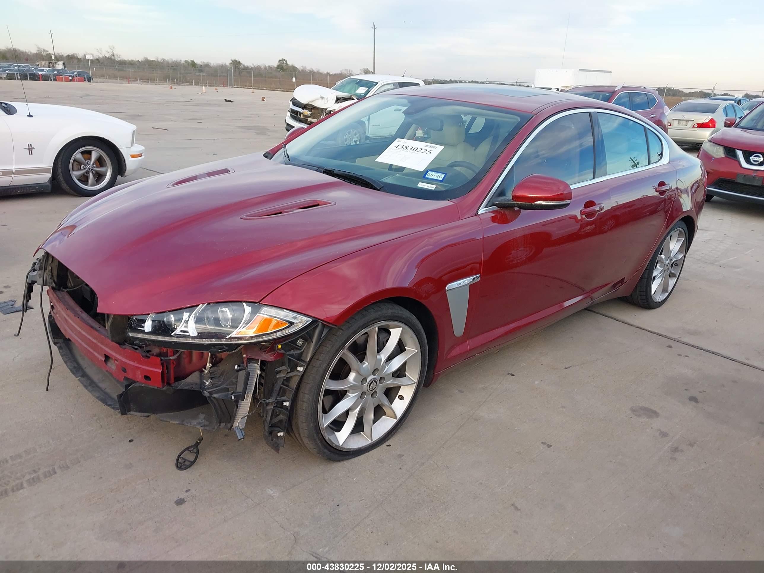 JAGUAR XF image 2