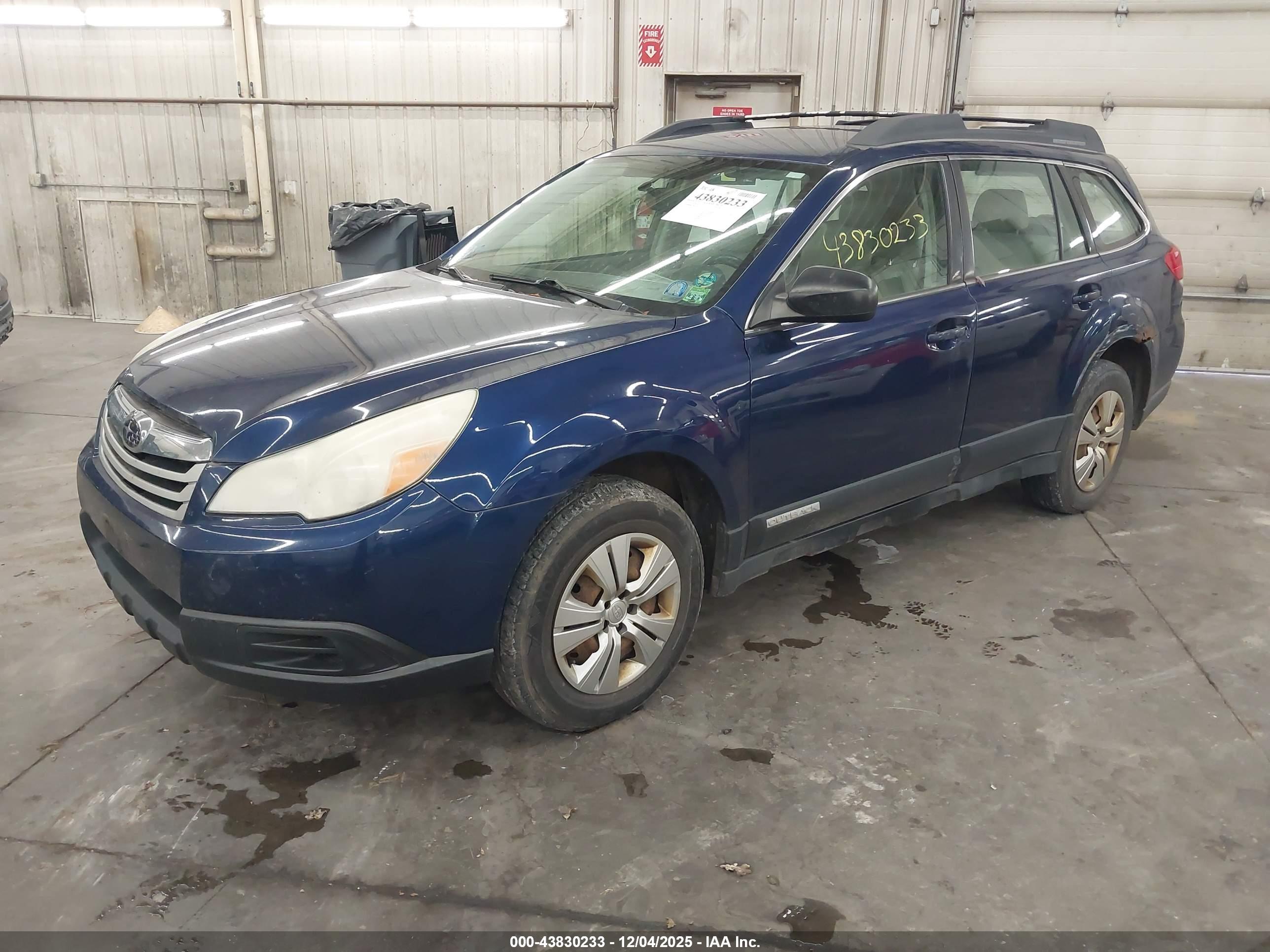 SUBARU OUTBACK image 2
