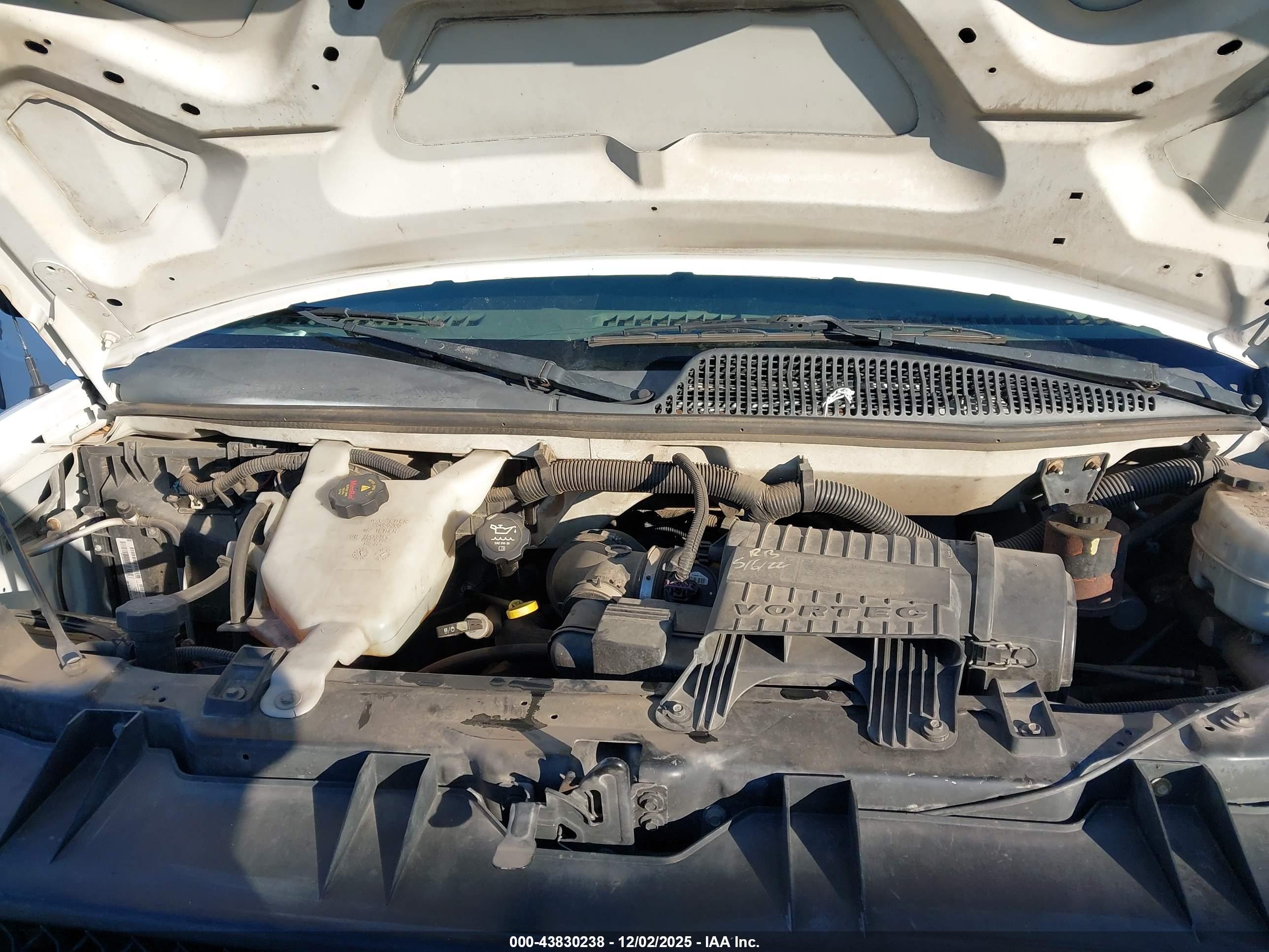 CHEVROLET EXPRESS image 10