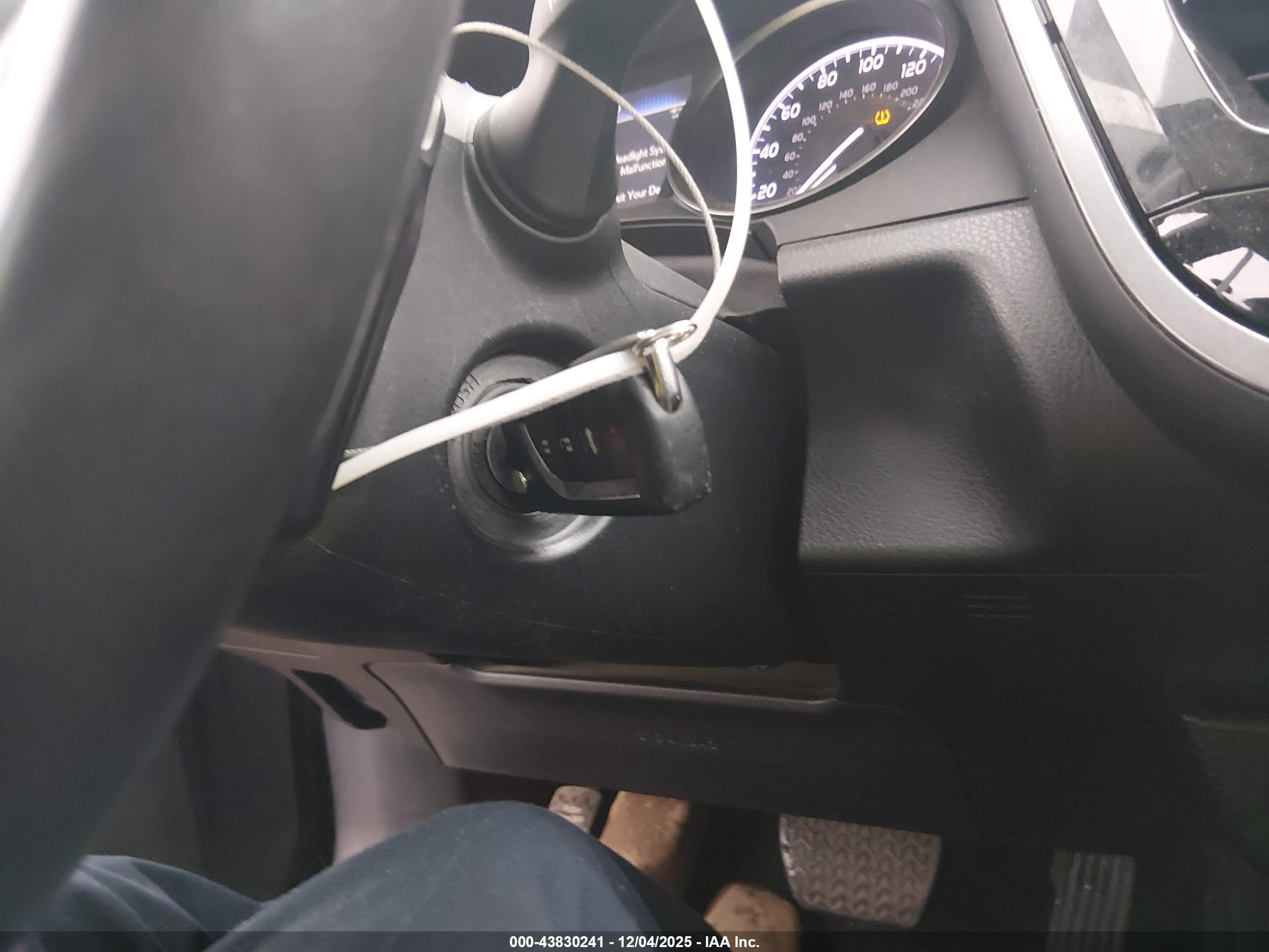 TOYOTA CAMRY image 11