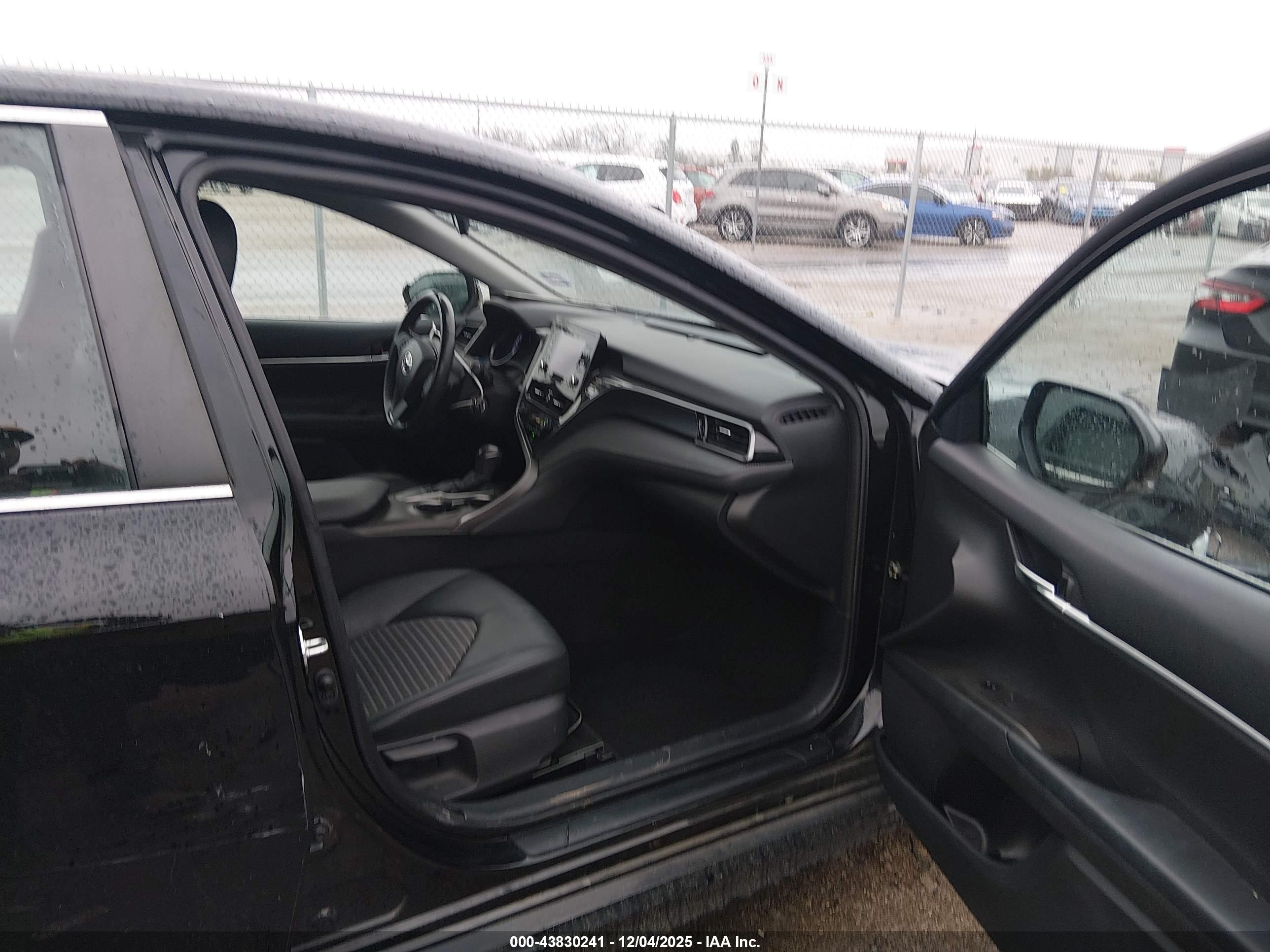 TOYOTA CAMRY image 5