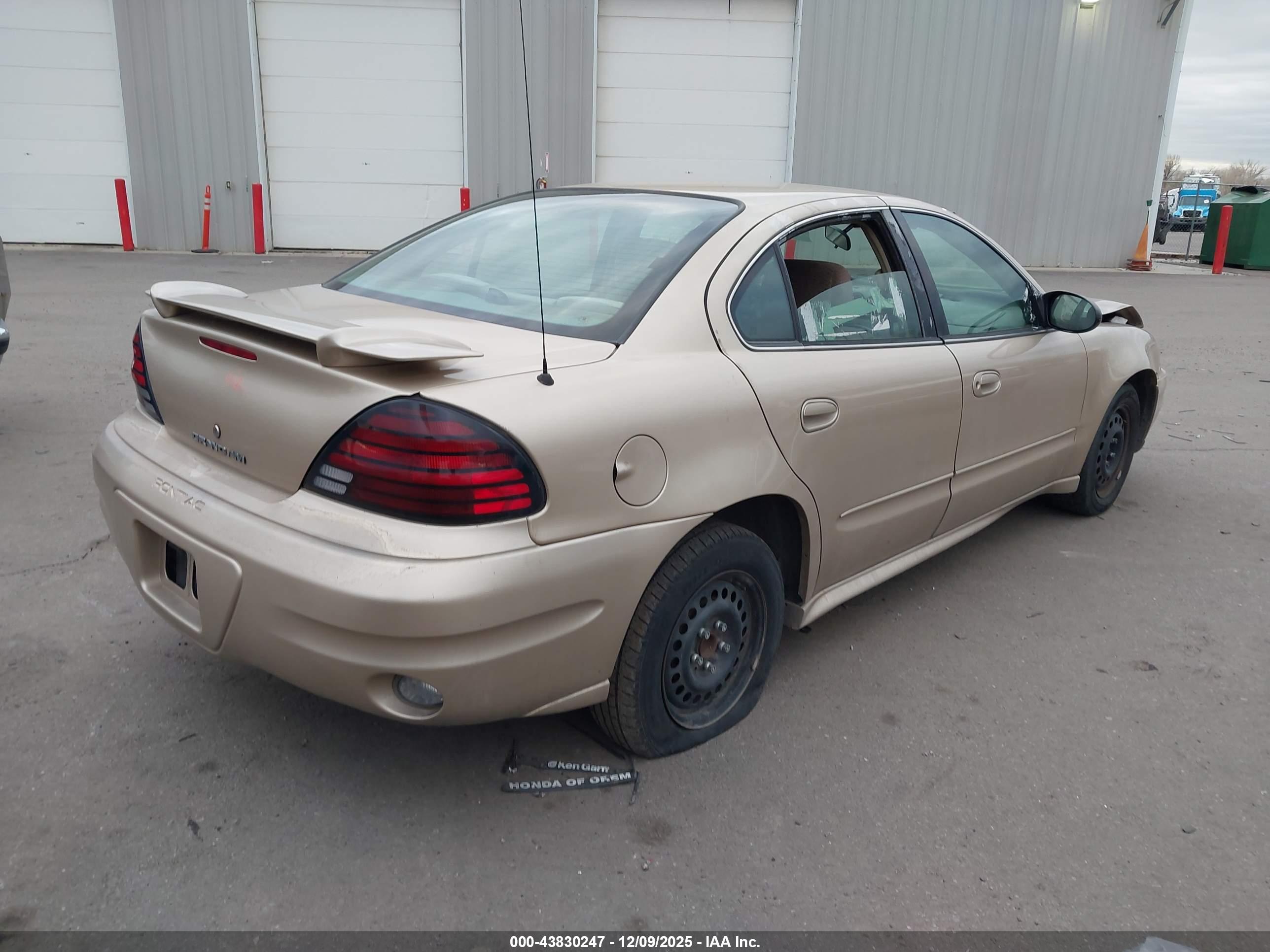 PONTIAC GRAND image 4