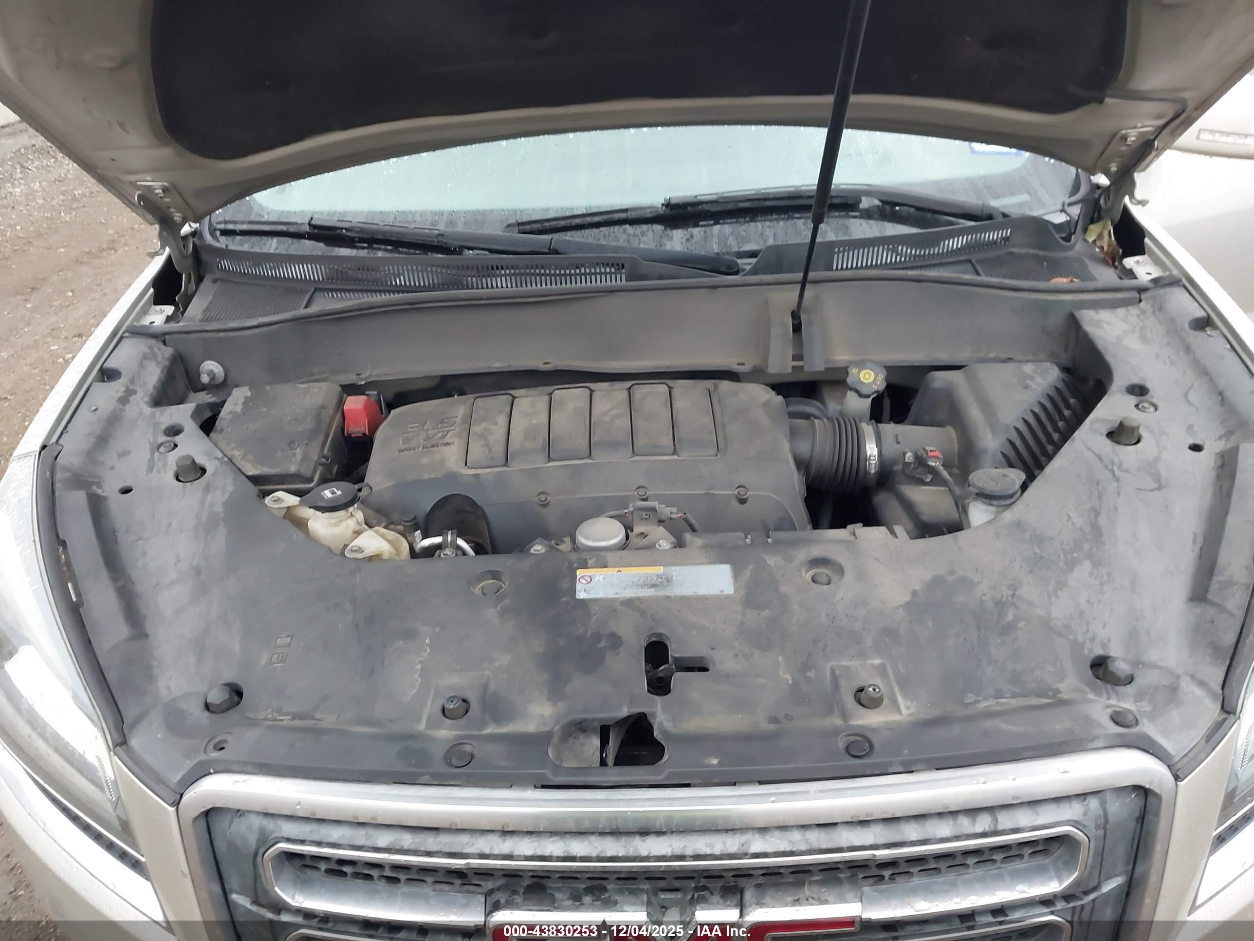 GMC ACADIA image 10
