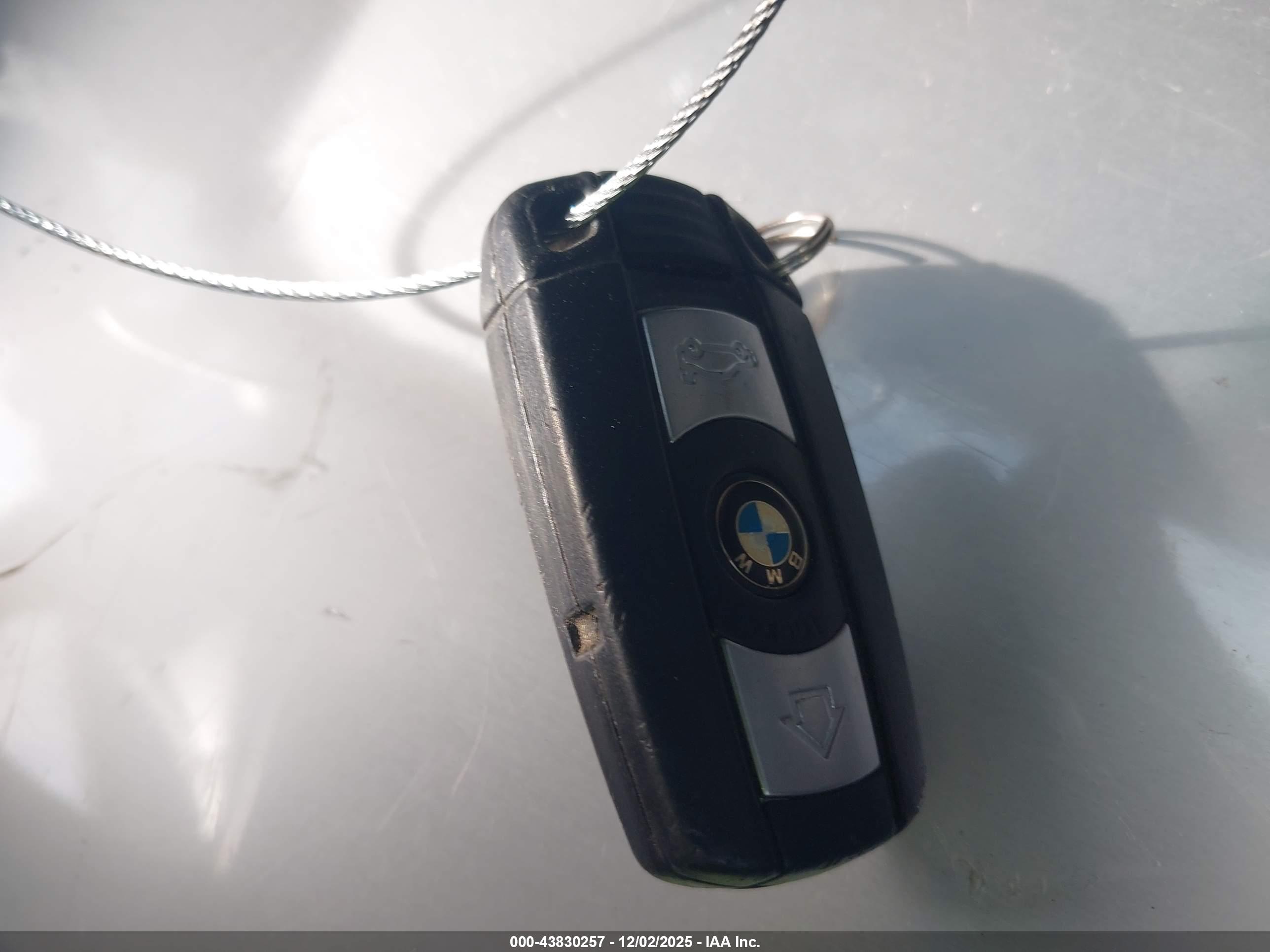 BMW 328XI image 11