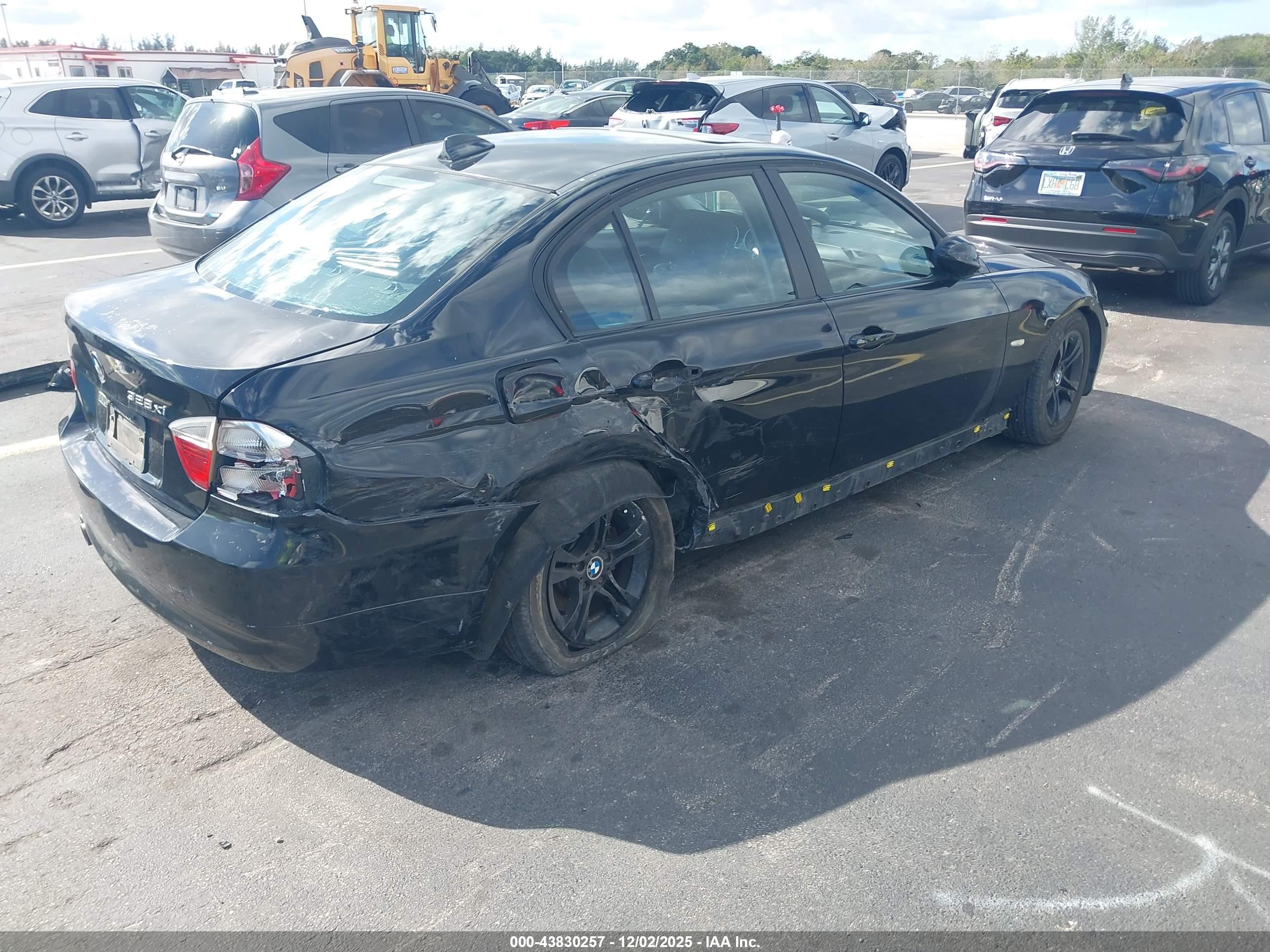 BMW 328XI image 4
