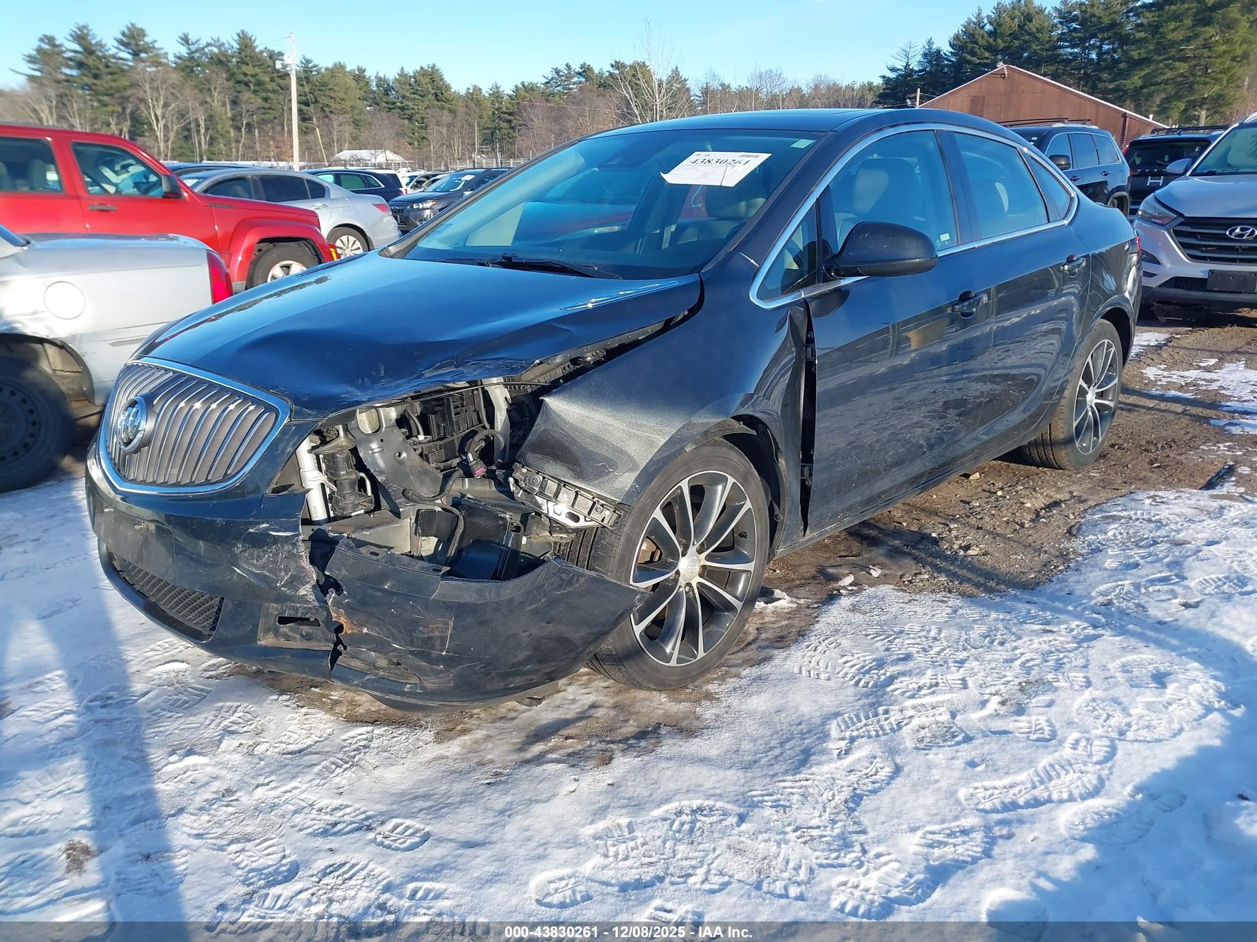 BUICK VERANO image 2