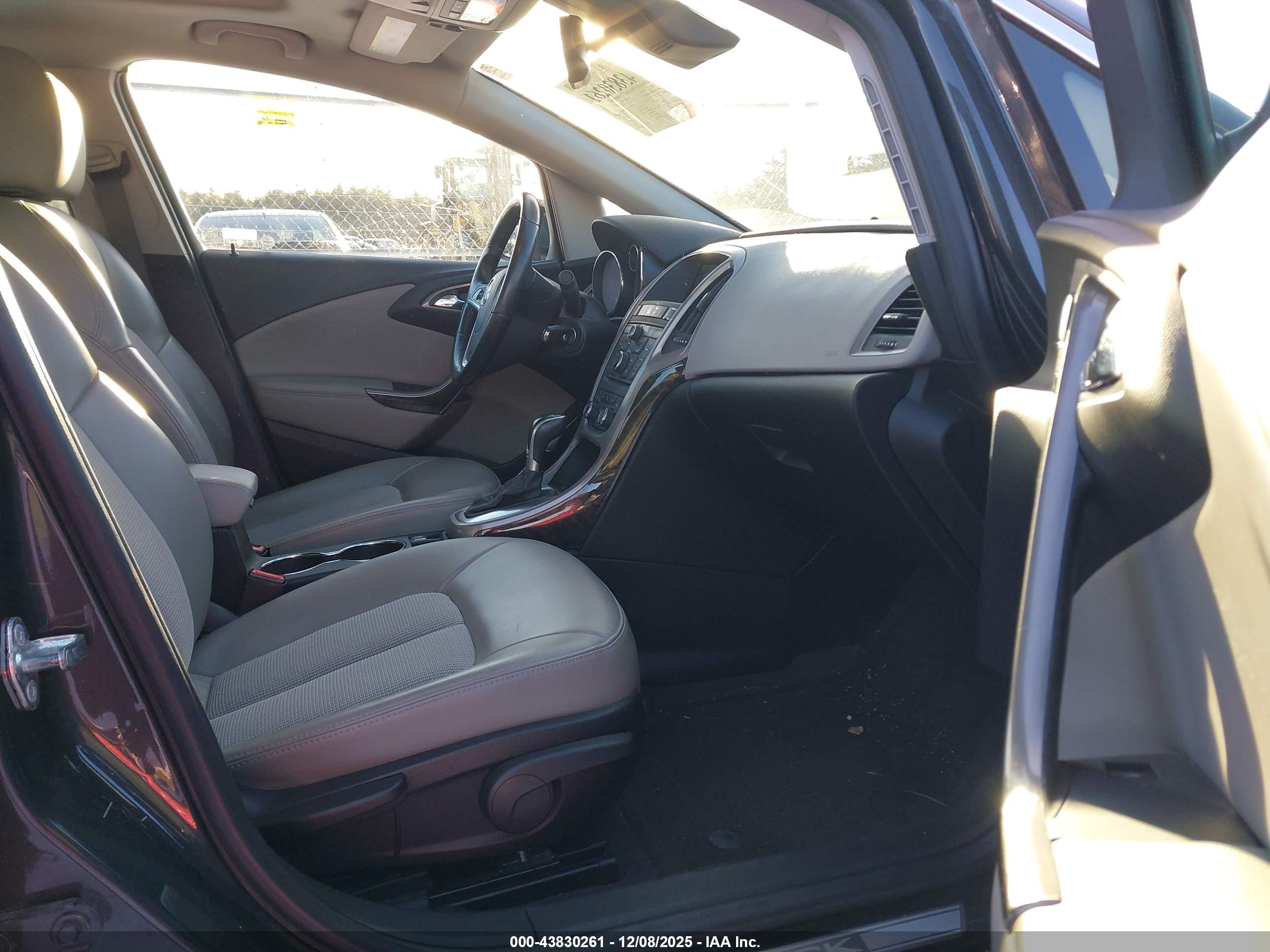 BUICK VERANO image 5