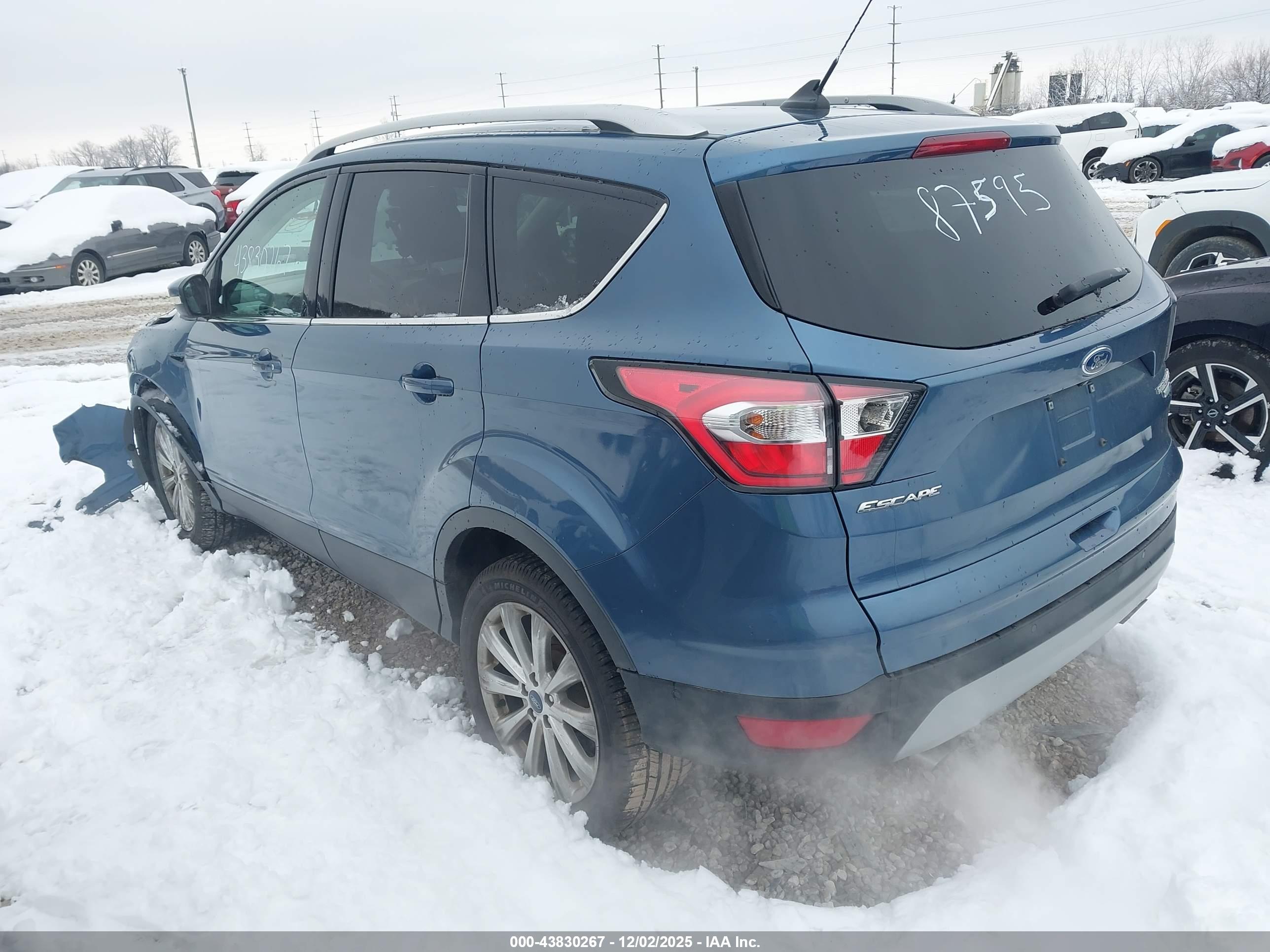 FORD ESCAPE image 3