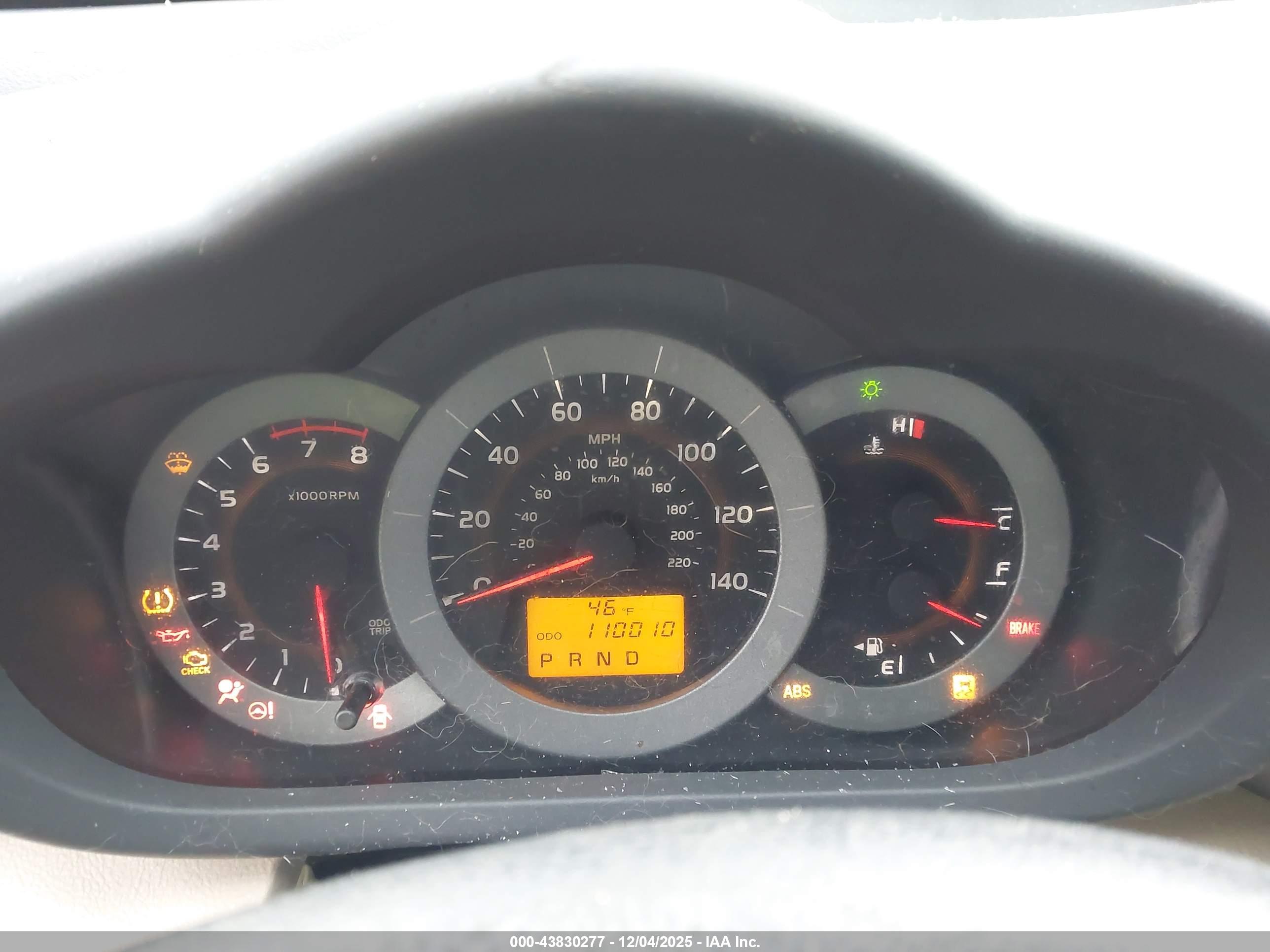 TOYOTA RAV4 image 7