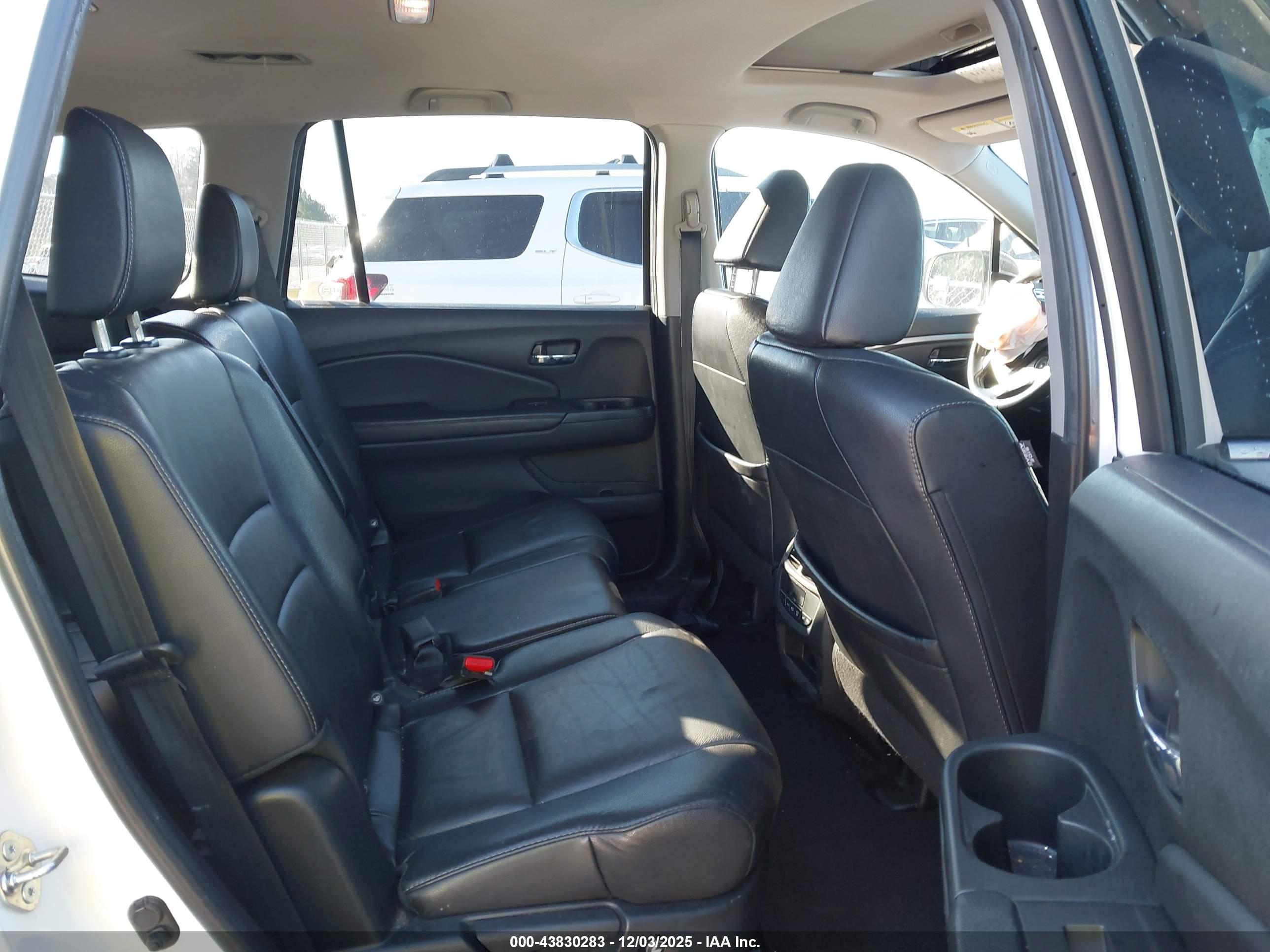 HONDA PILOT image 8
