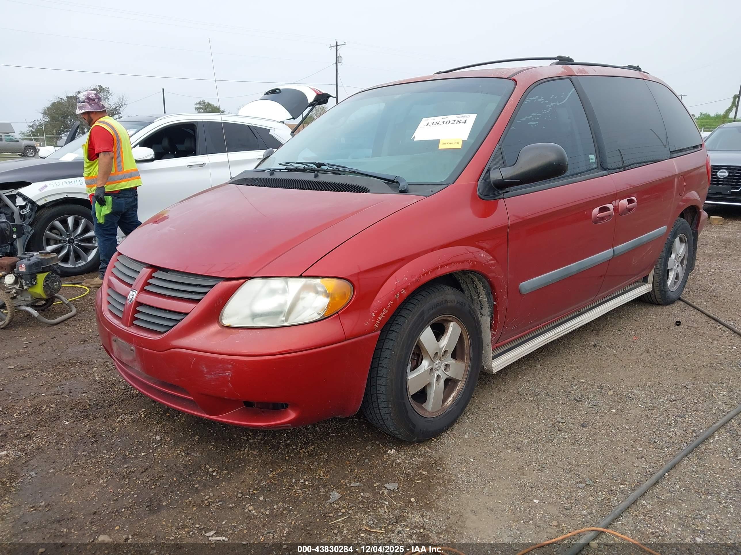DODGE CARAVAN image 2