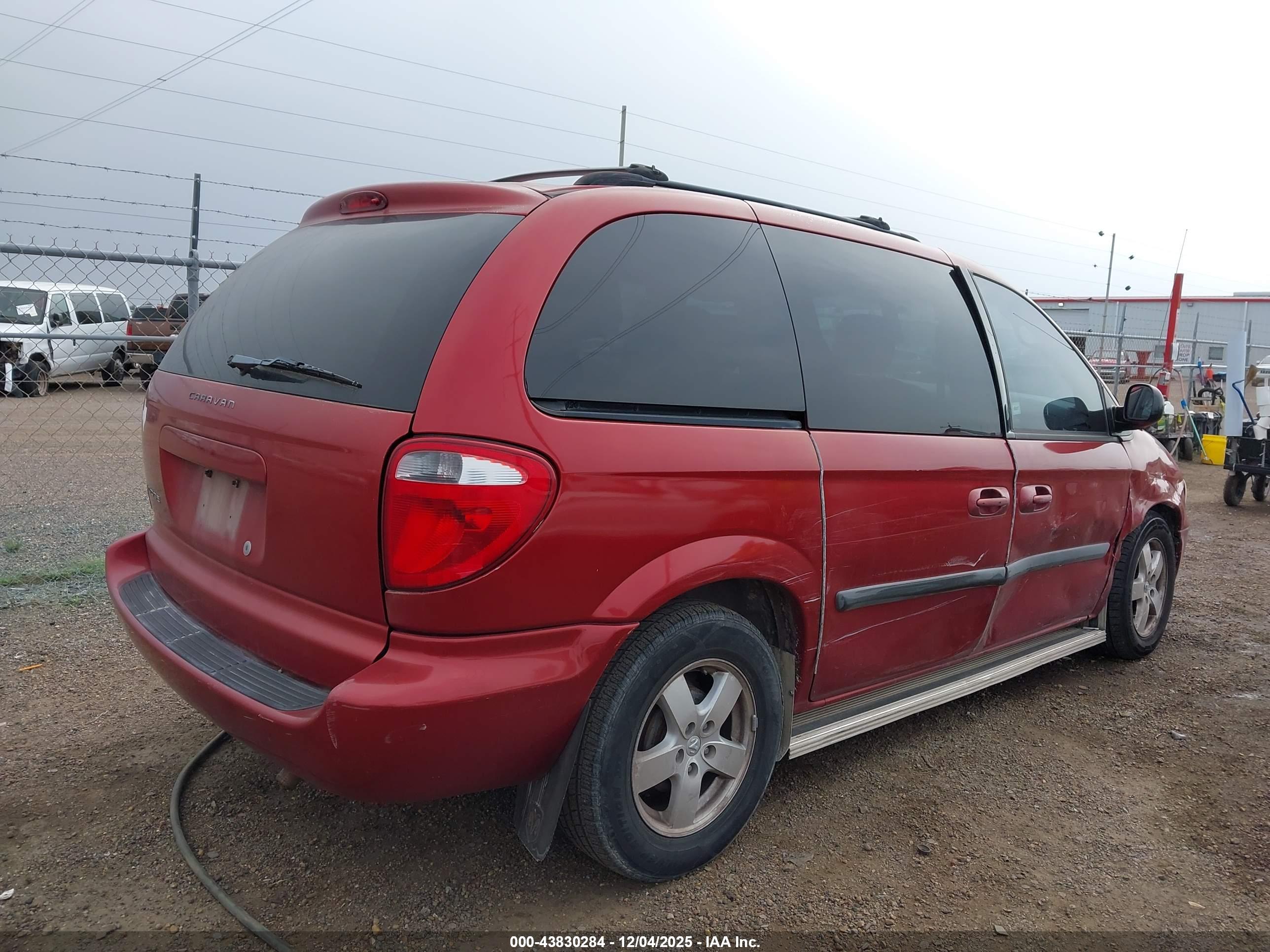 DODGE CARAVAN image 4