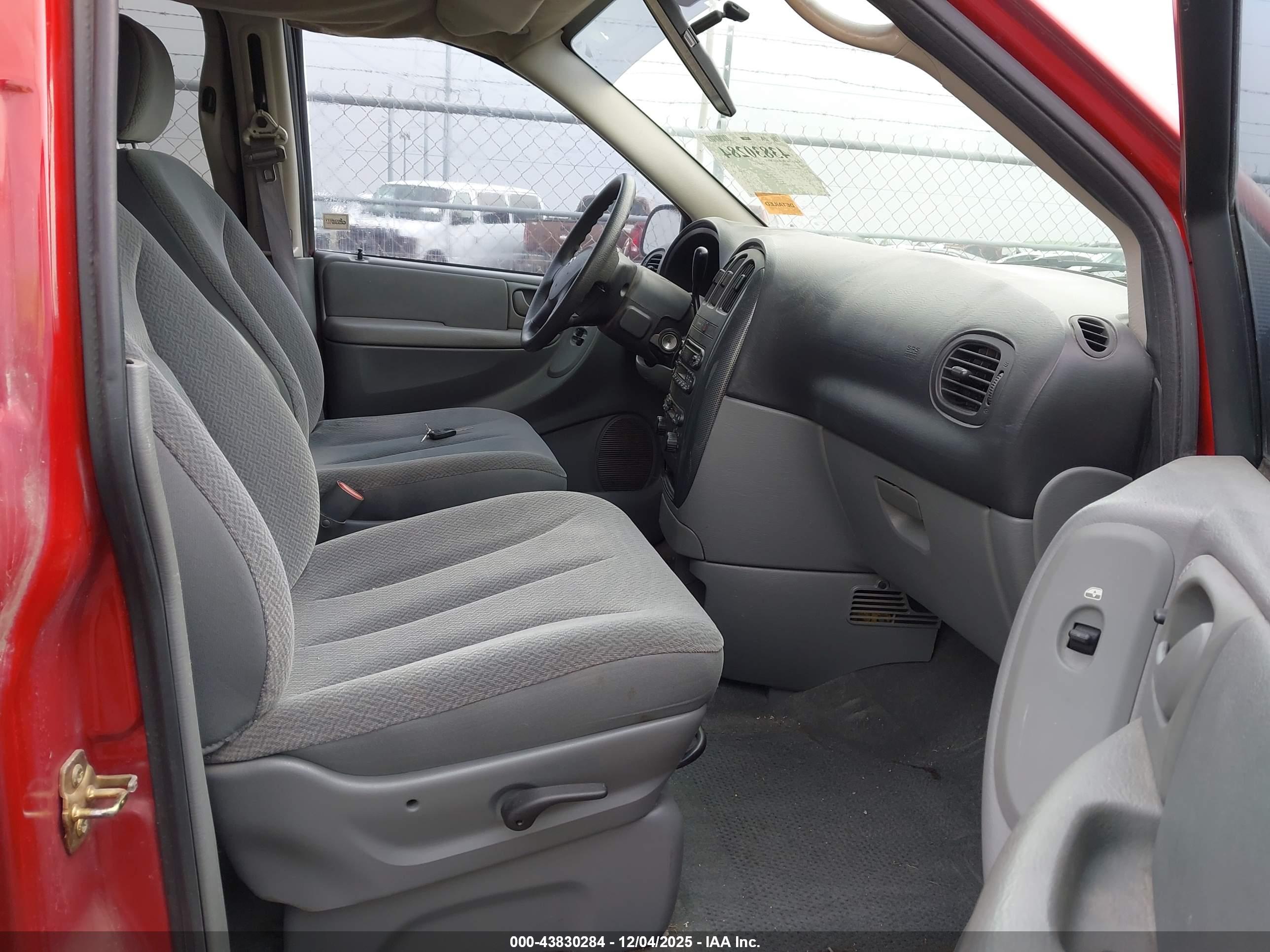 DODGE CARAVAN image 5