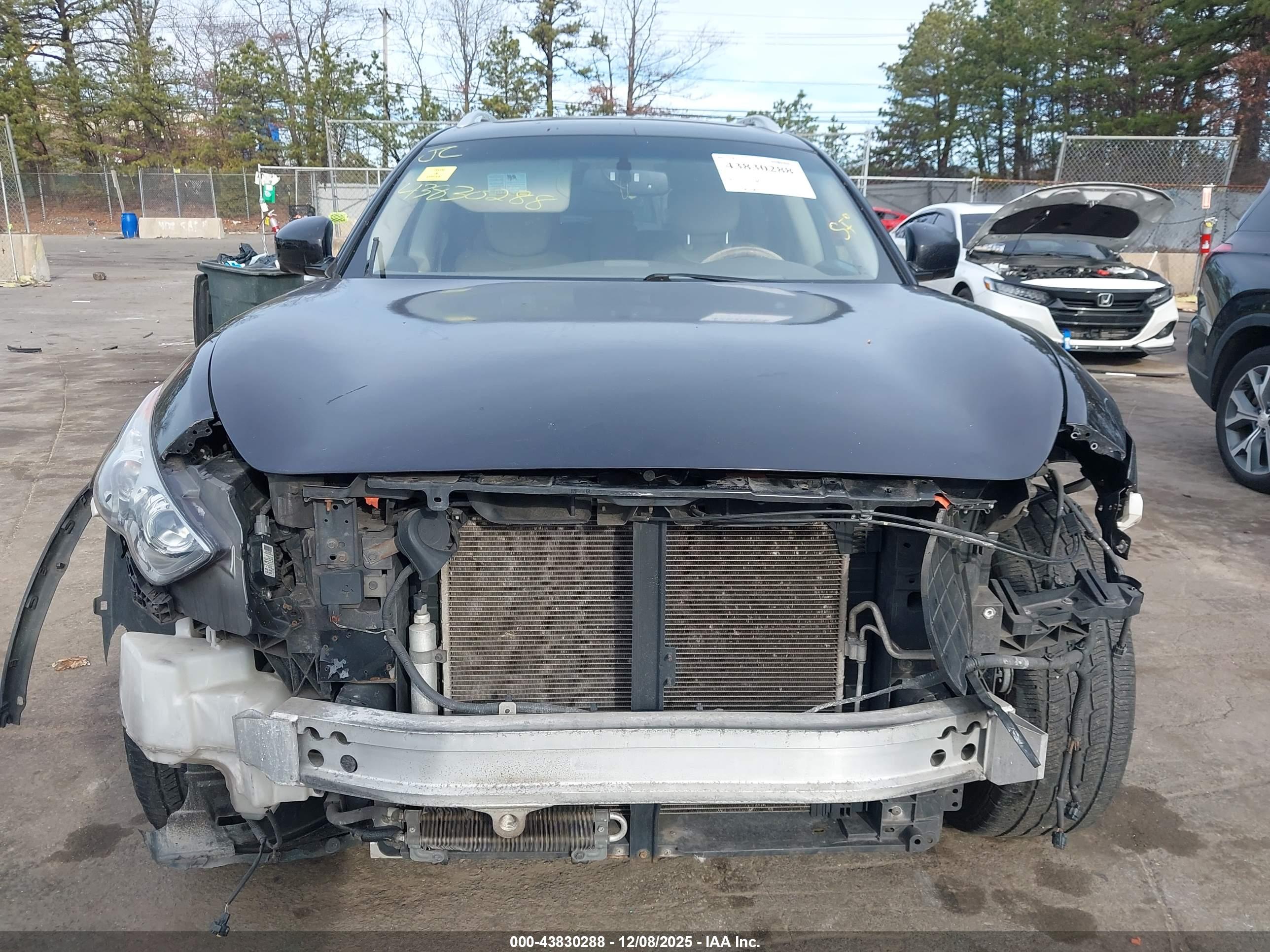INFINITI FX37 image 6