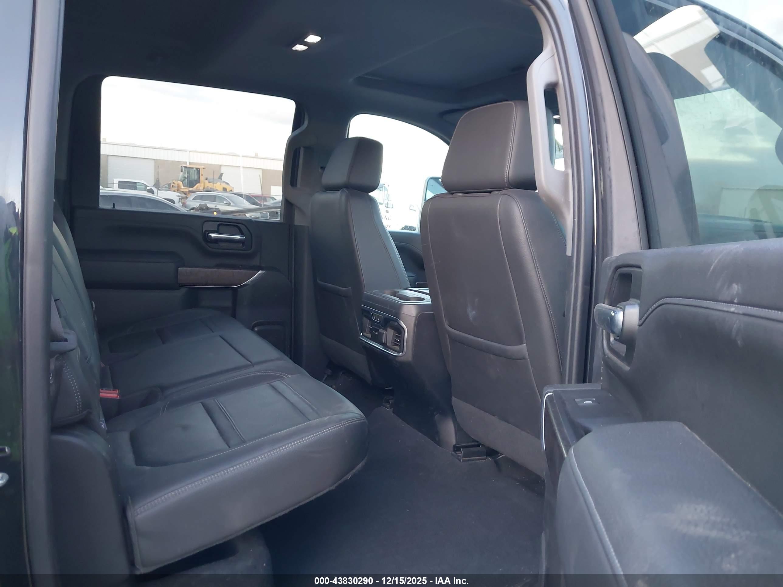 GMC SIERRA image 7
