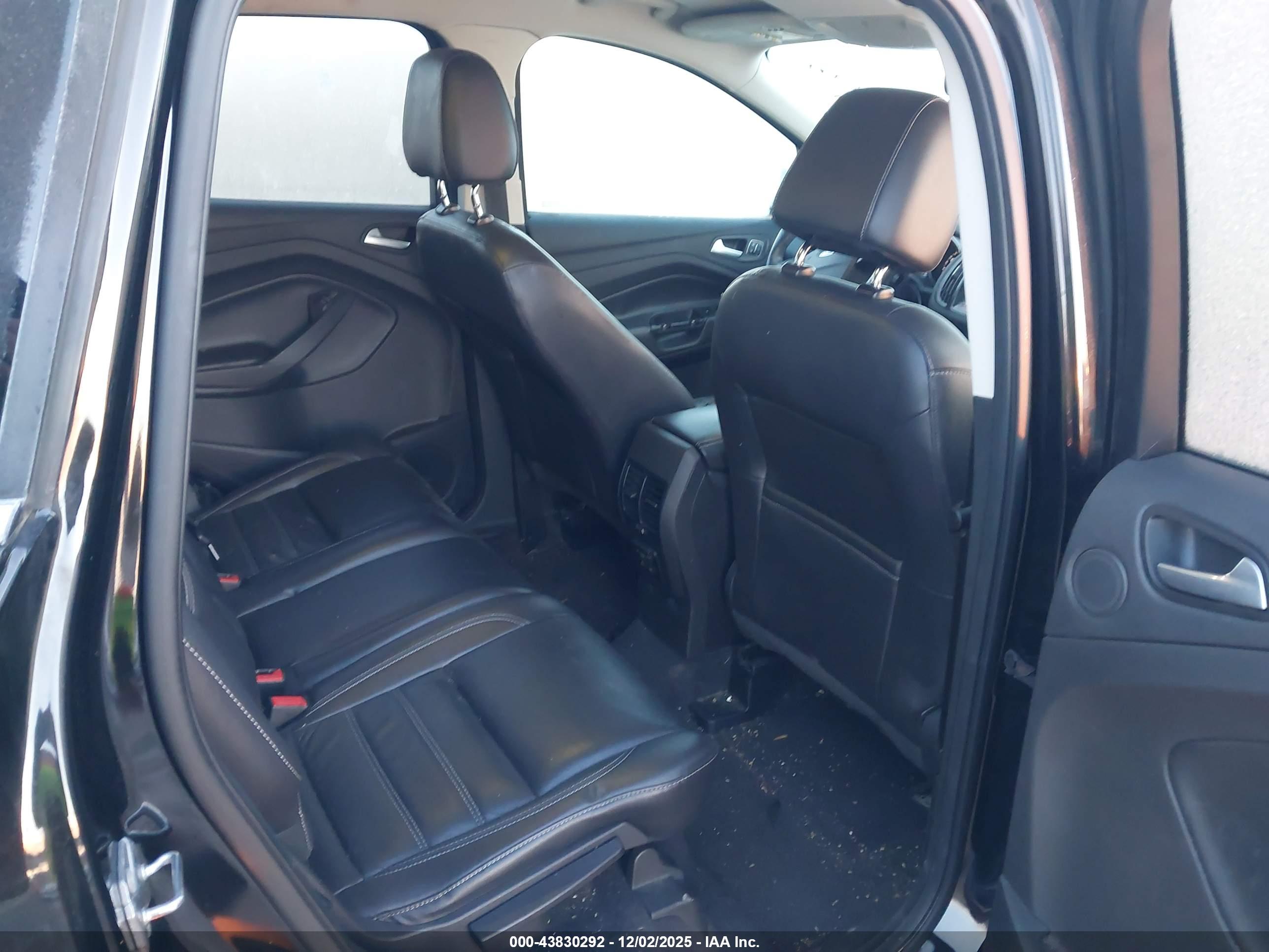 FORD ESCAPE image 8