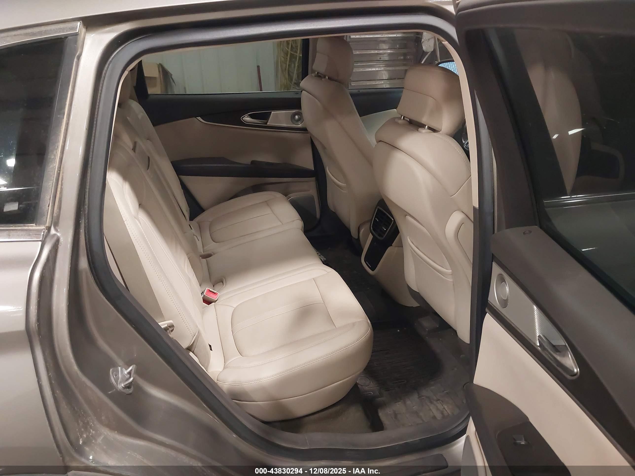 LINCOLN MKX image 8