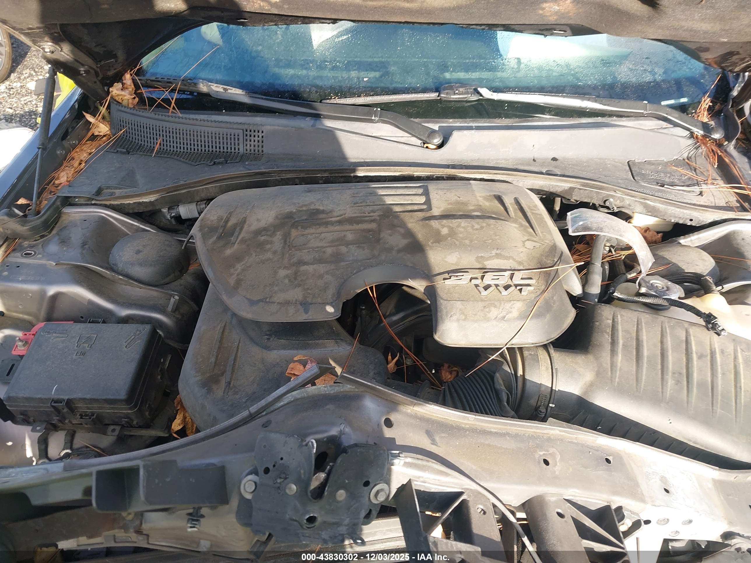 CHRYSLER 300 image 10