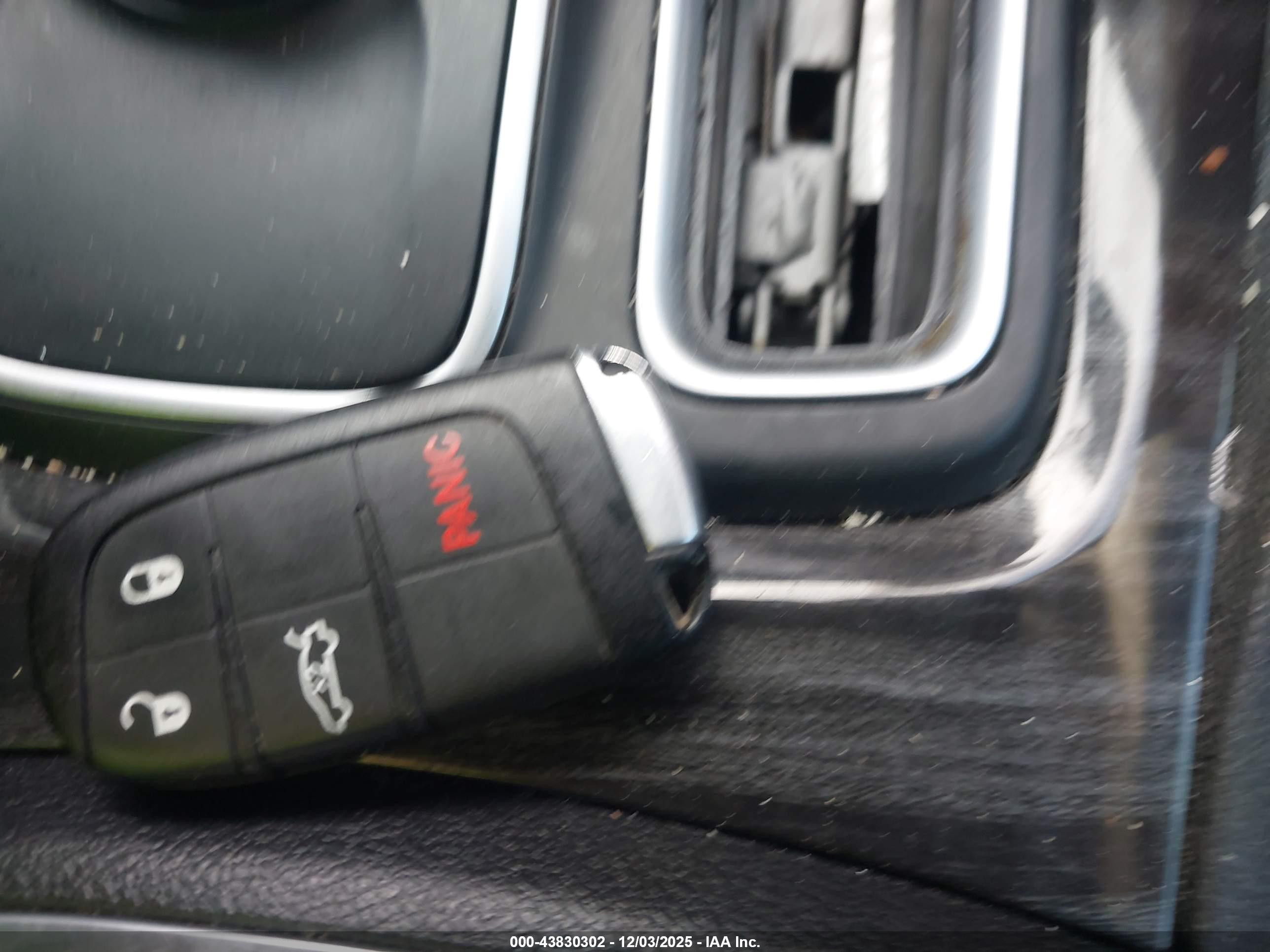 CHRYSLER 300 image 11