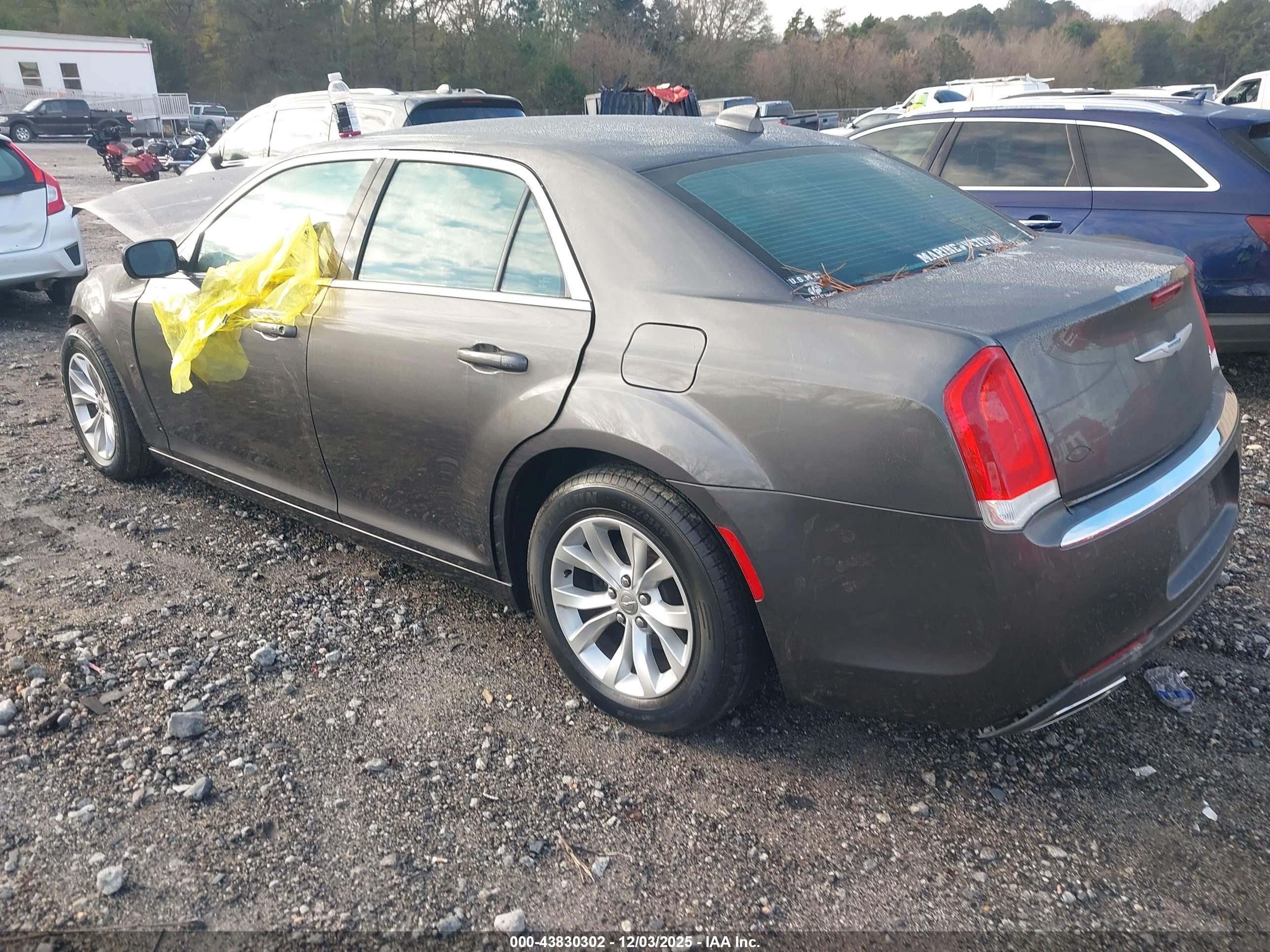 CHRYSLER 300 image 3