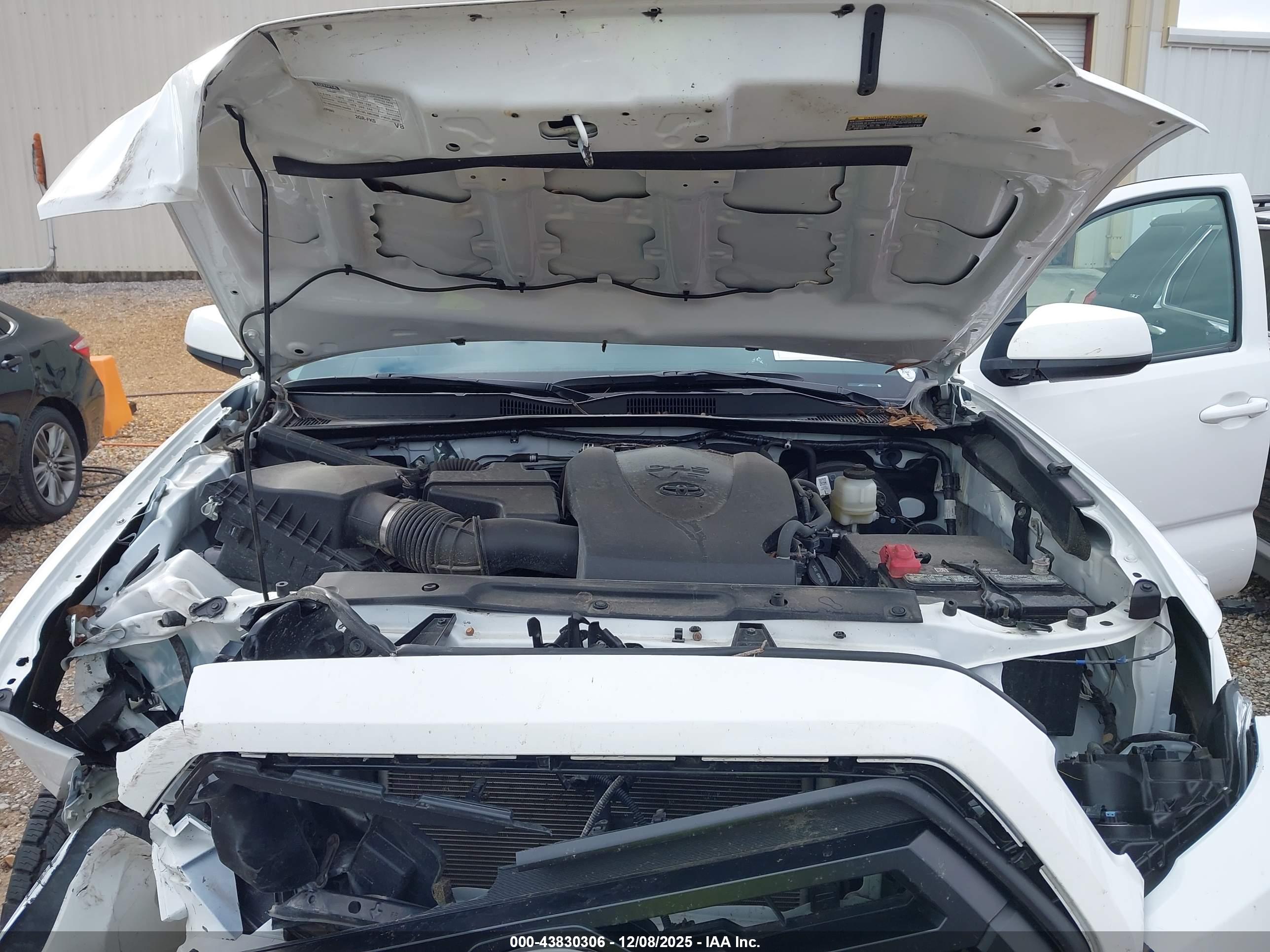 TOYOTA TACOMA image 10