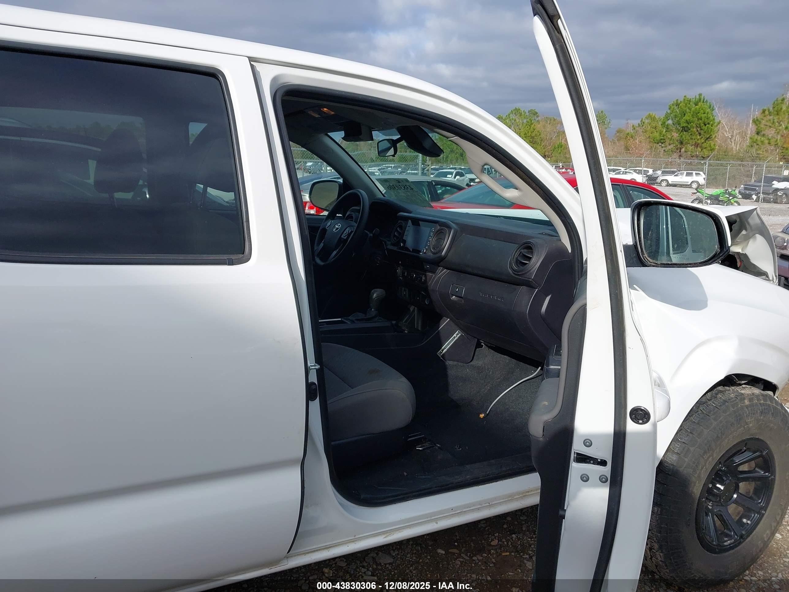 TOYOTA TACOMA image 5