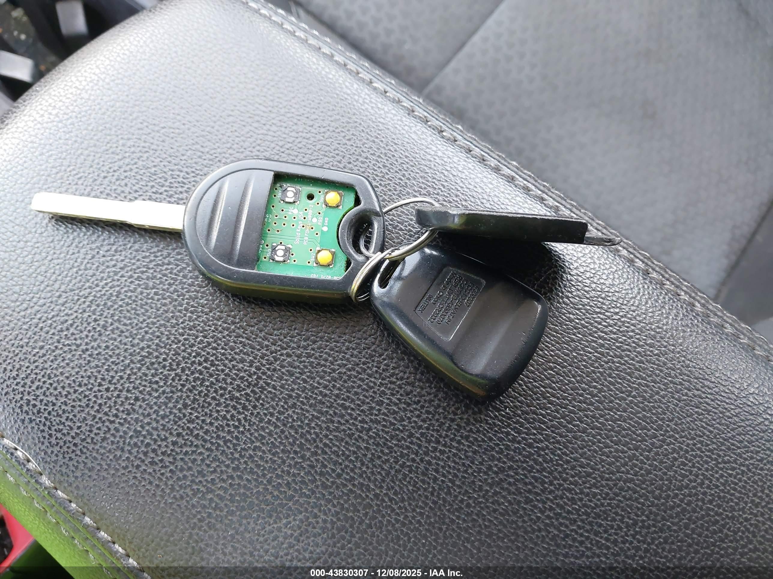 FORD ESCAPE image 11