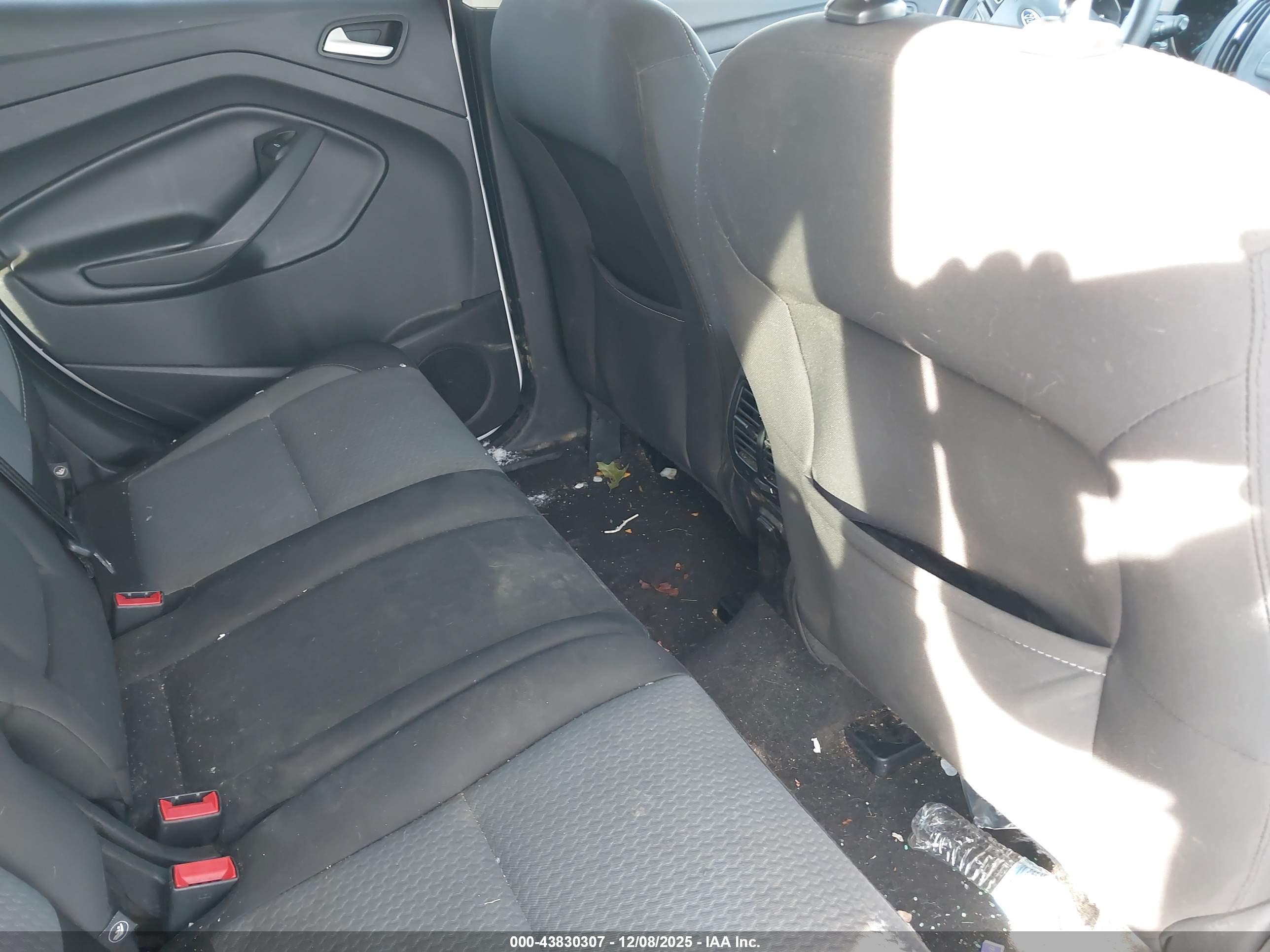 FORD ESCAPE image 8