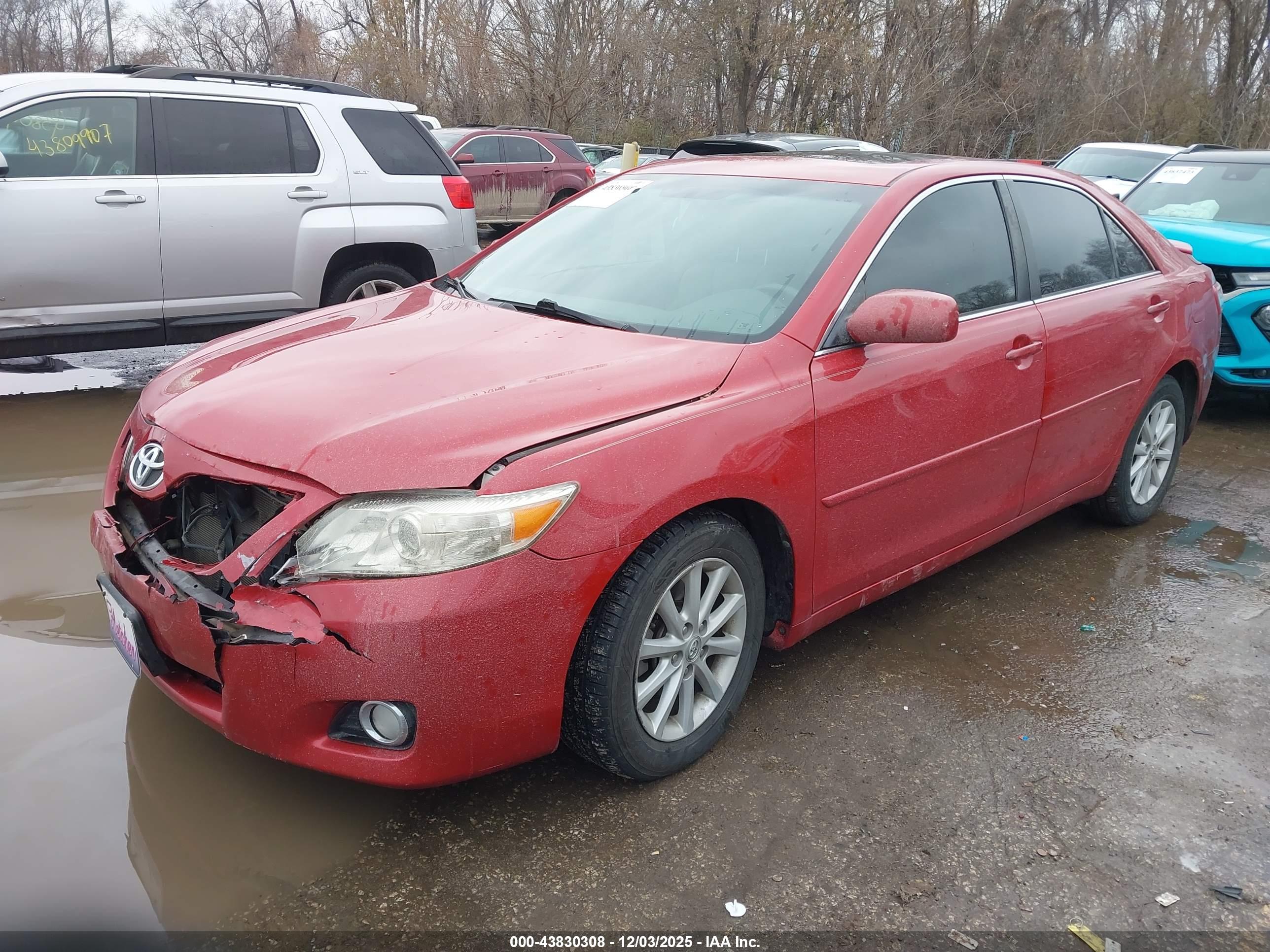 TOYOTA CAMRY image 2