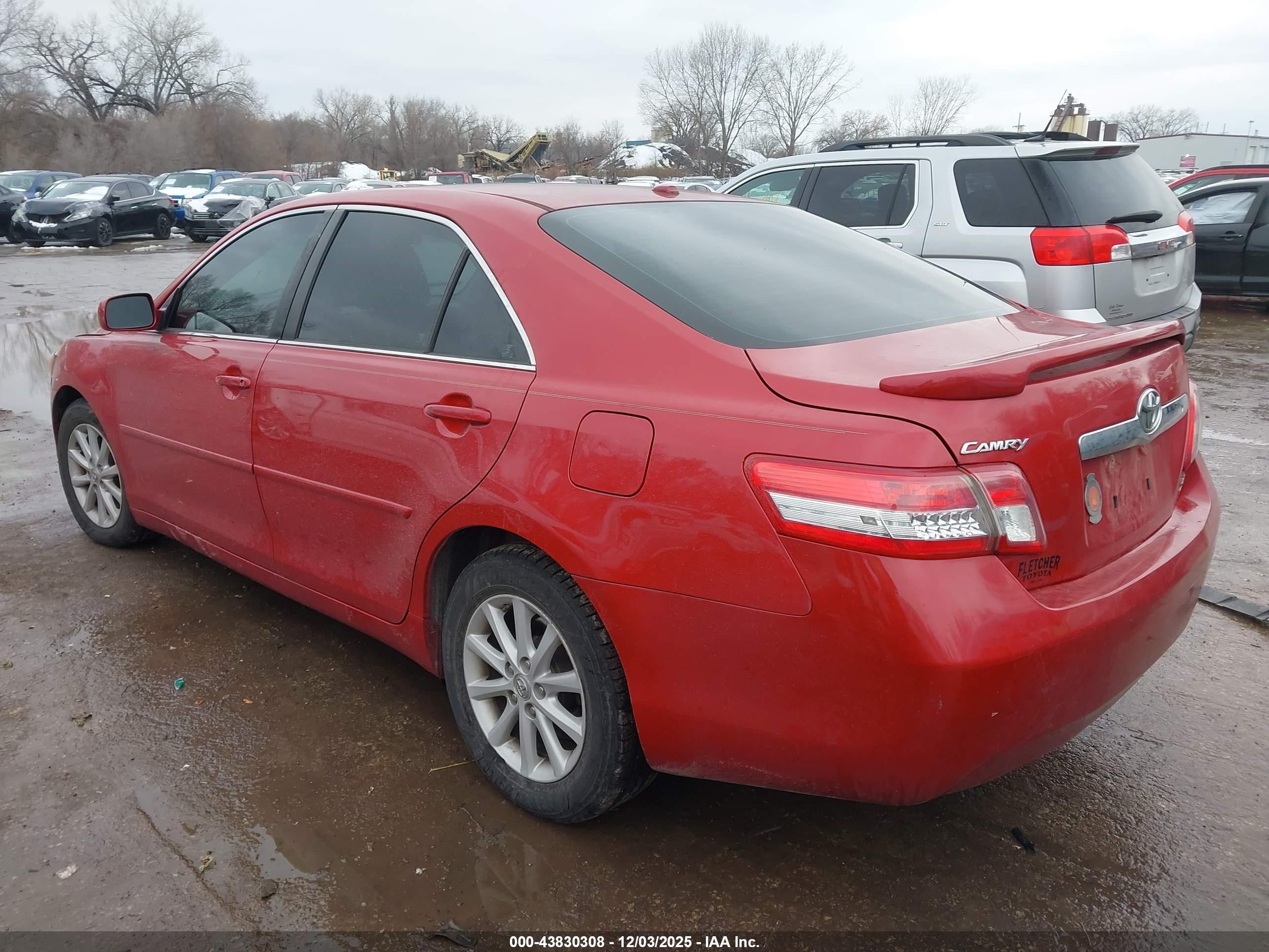 TOYOTA CAMRY image 3