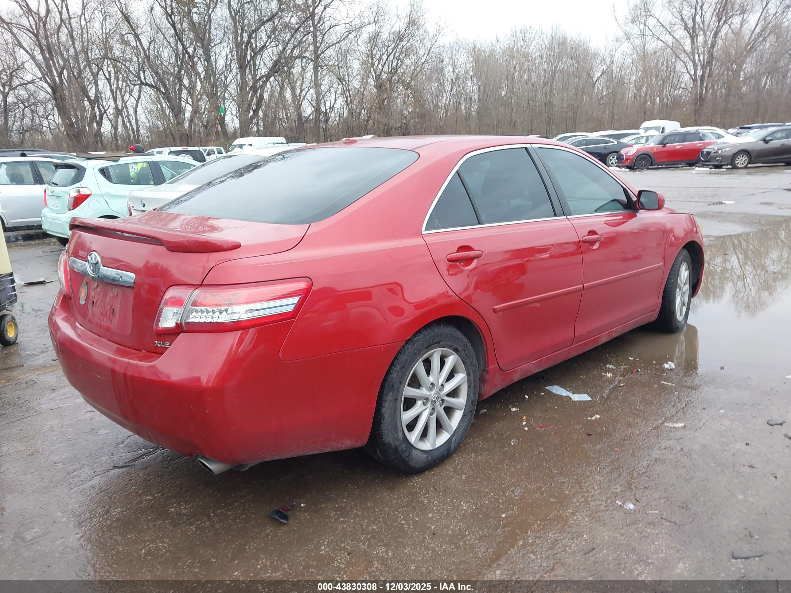 TOYOTA CAMRY image 4