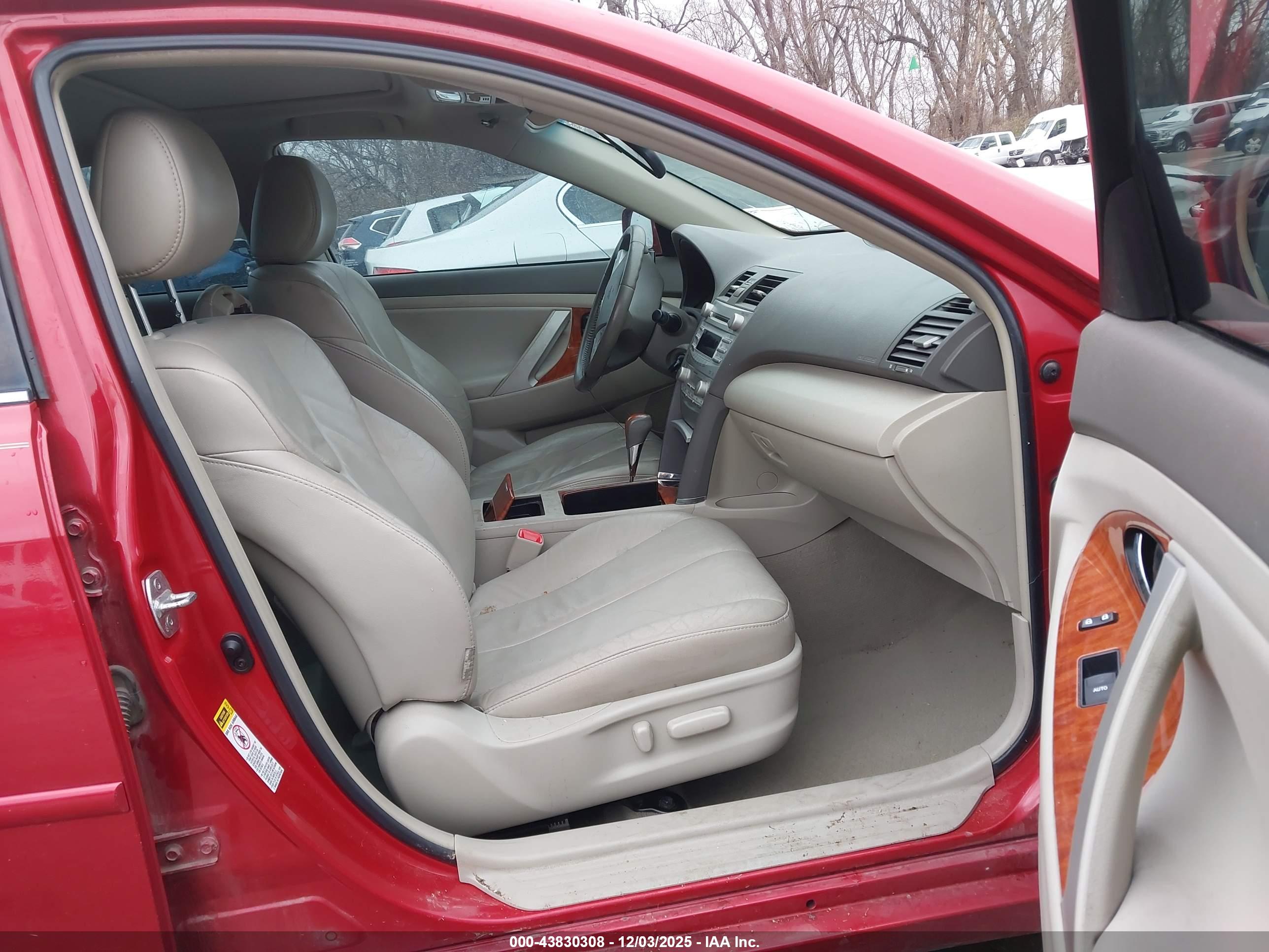 TOYOTA CAMRY image 5