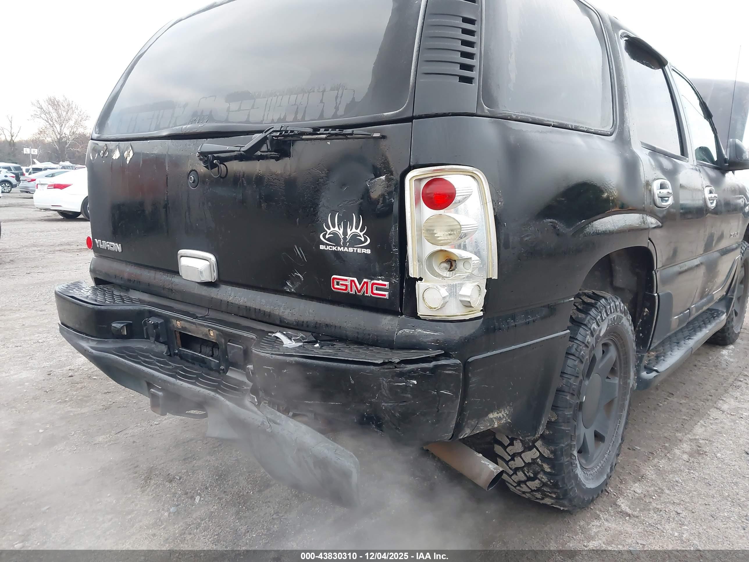 GMC YUKON image 6