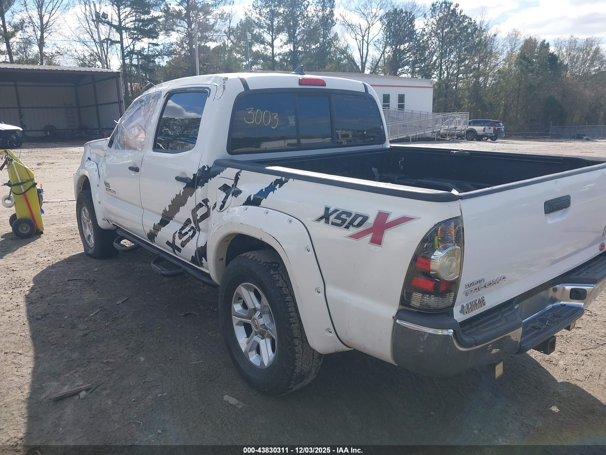 TOYOTA TACOMA image 3